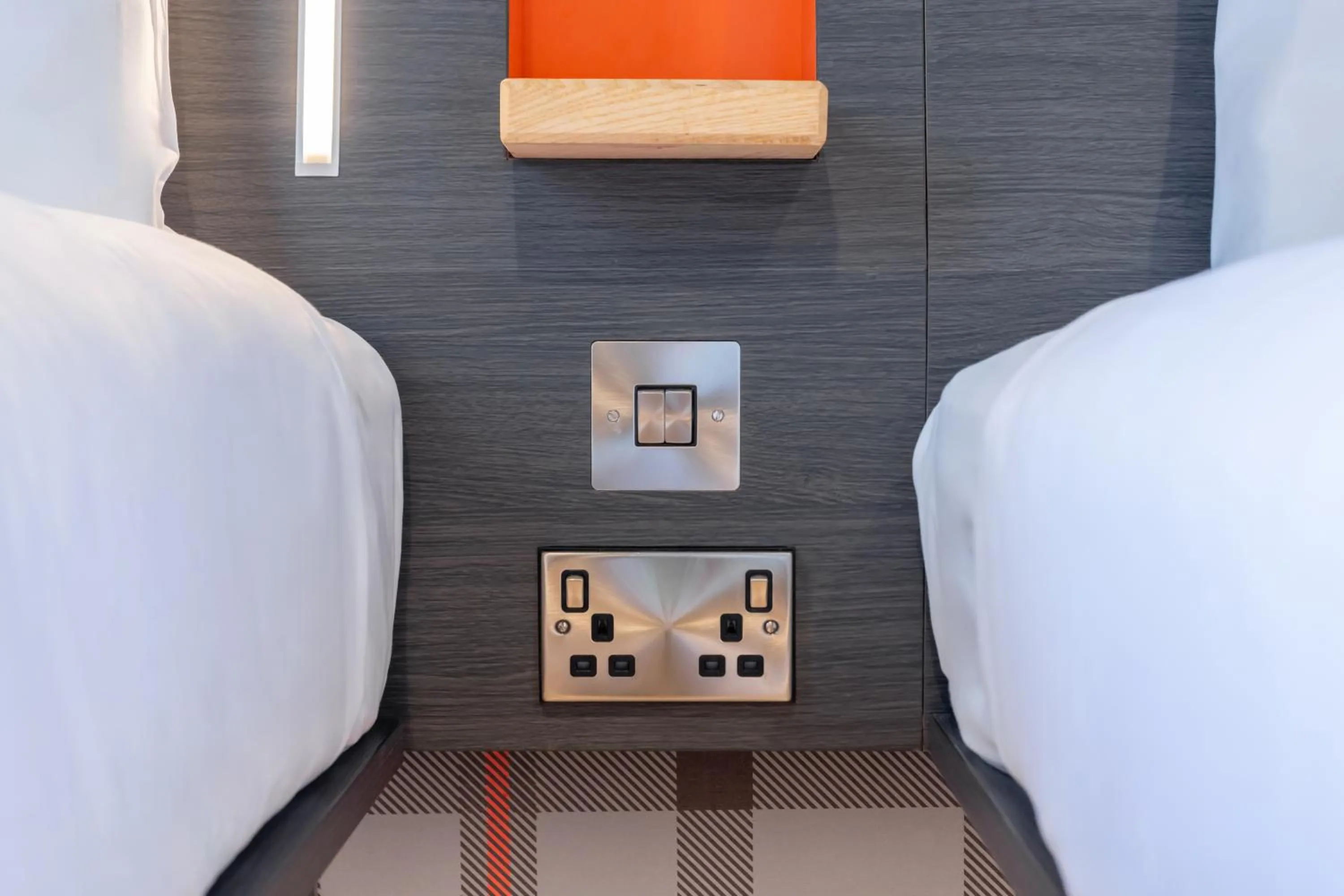 Bedroom, Bed in easyHotel Dublin