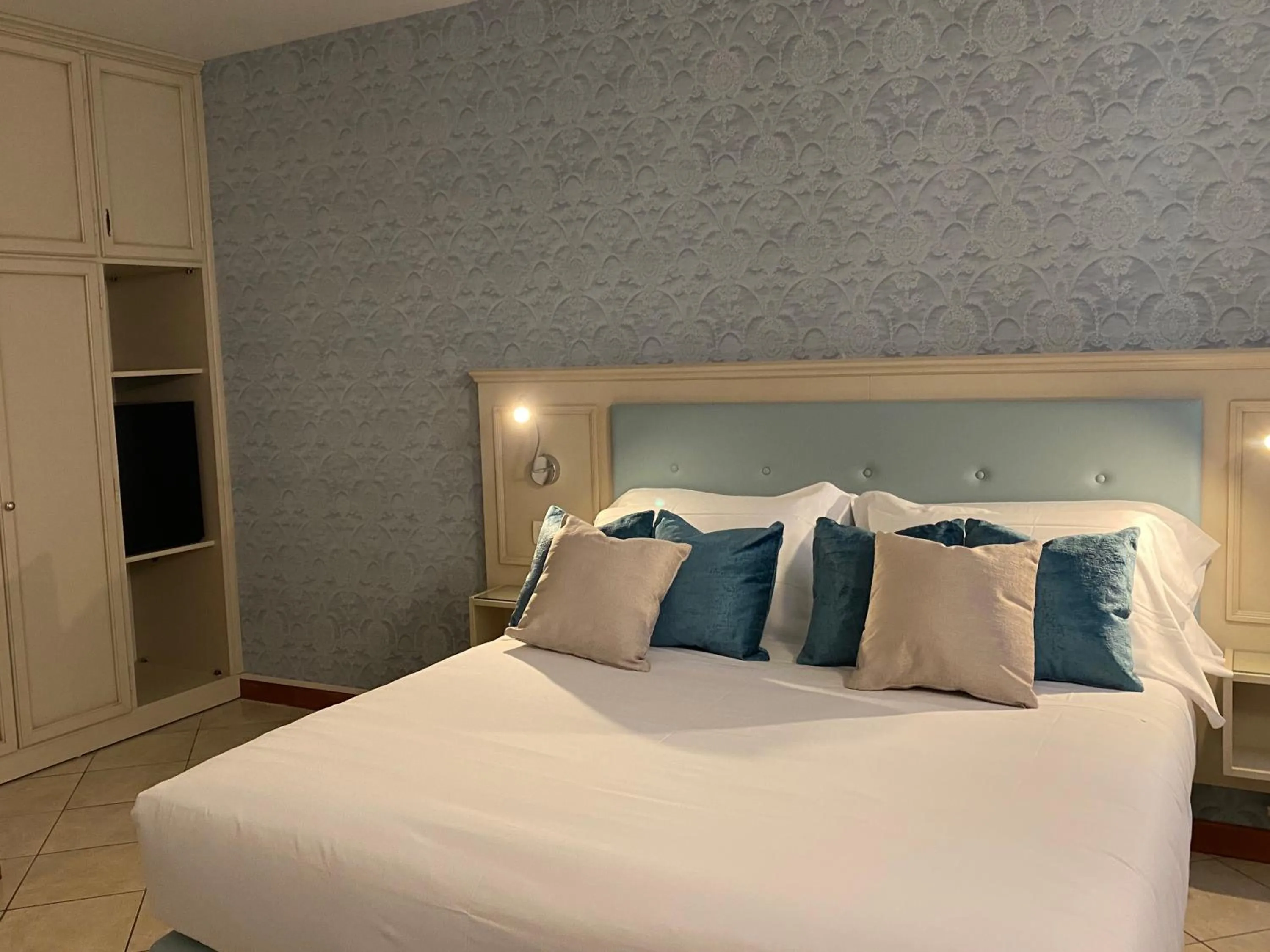 Bed in San Lio Tourist House