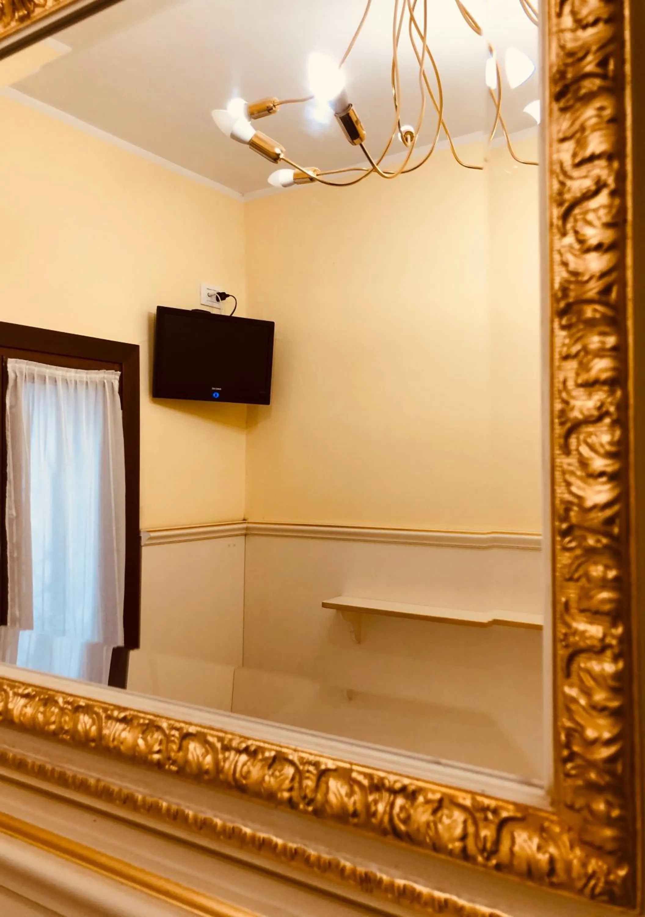 Bed in San Lio Tourist House