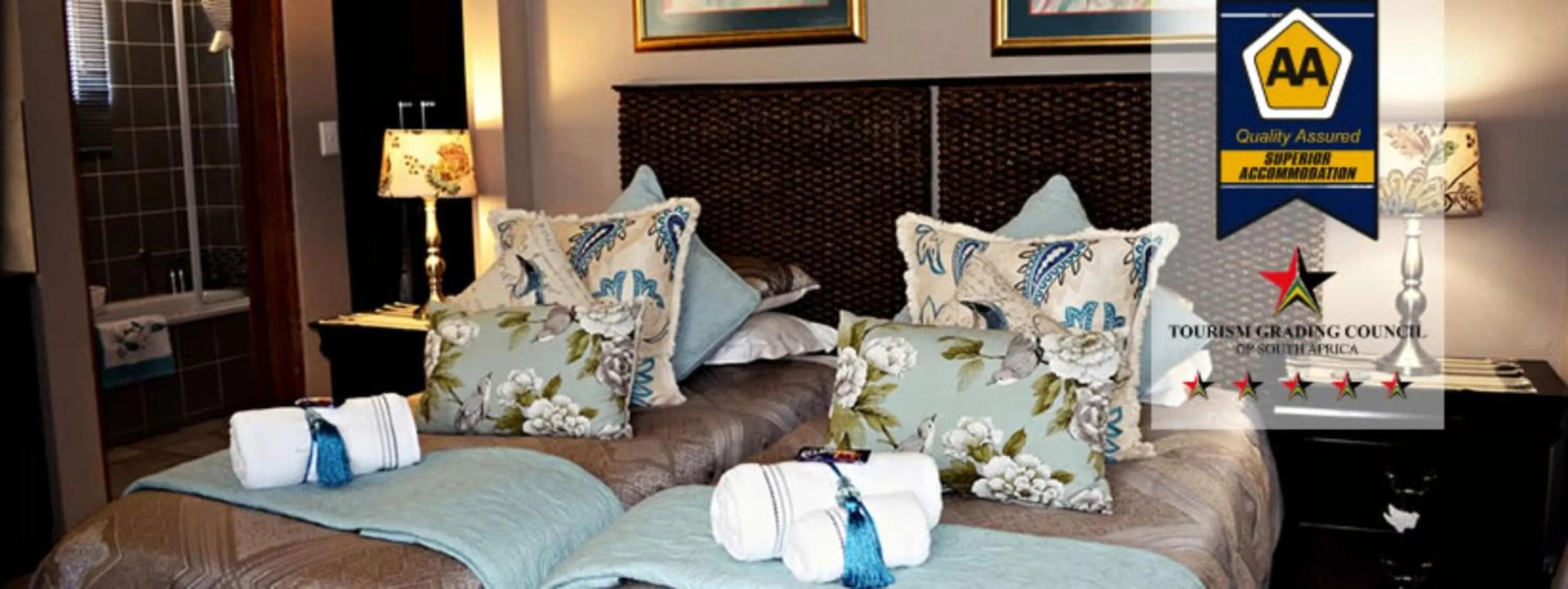 Bed in De Stallen Guest Villas and Golf Course