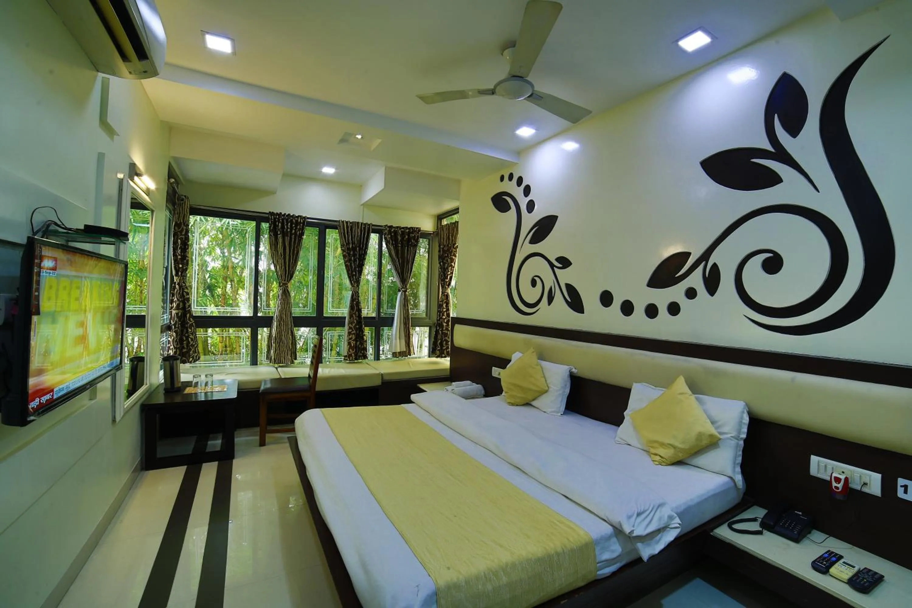 Photo of the whole room in Hotel Shiv Villa