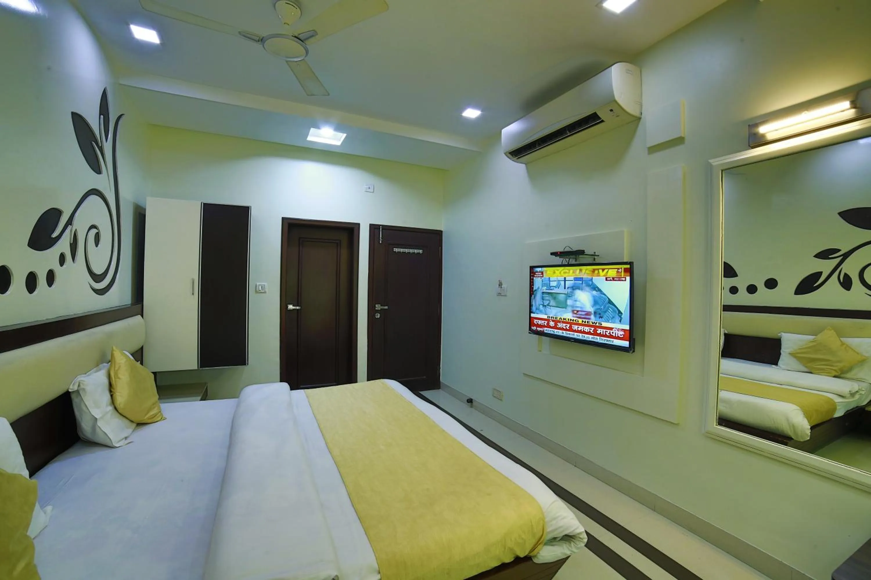 Photo of the whole room in Hotel Shiv Villa