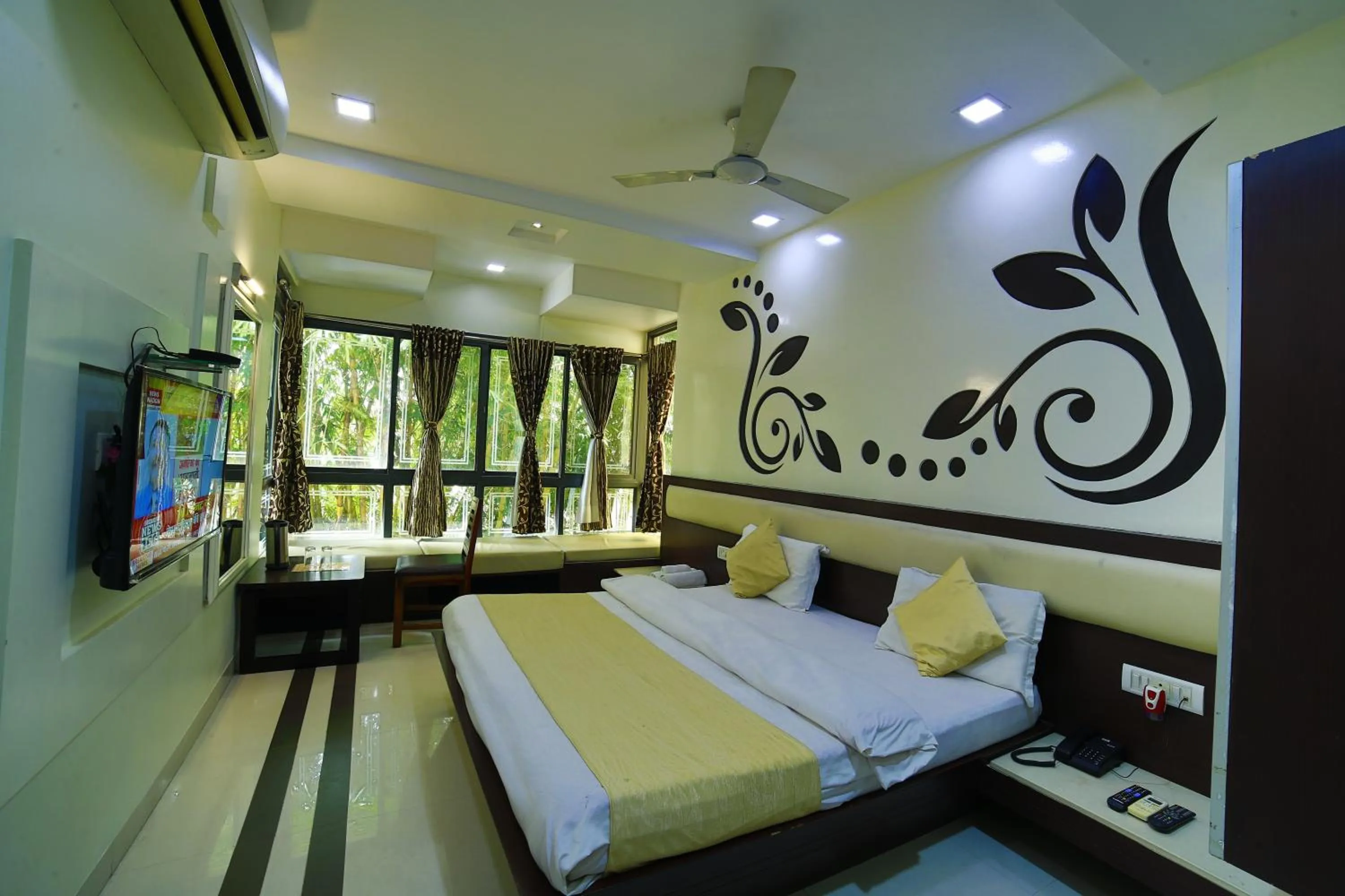 Photo of the whole room in Hotel Shiv Villa
