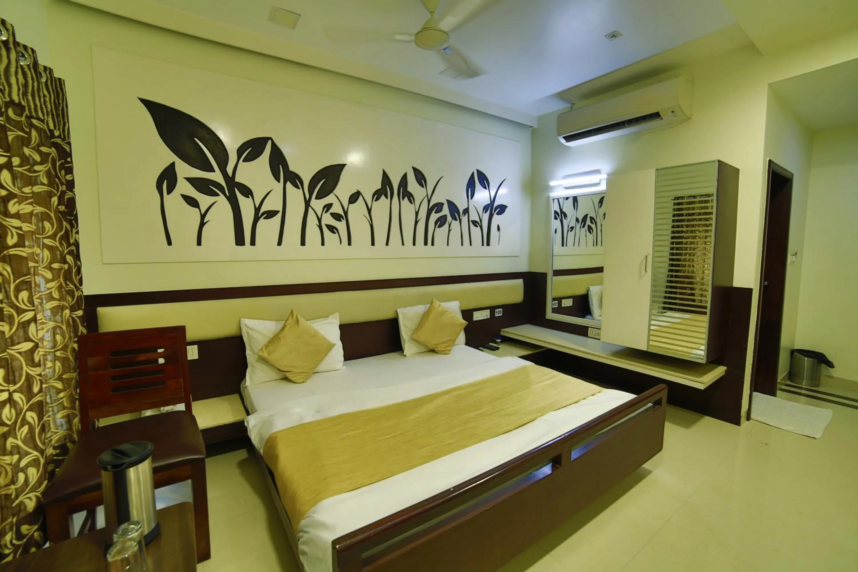 Bedroom in Hotel Shiv Villa