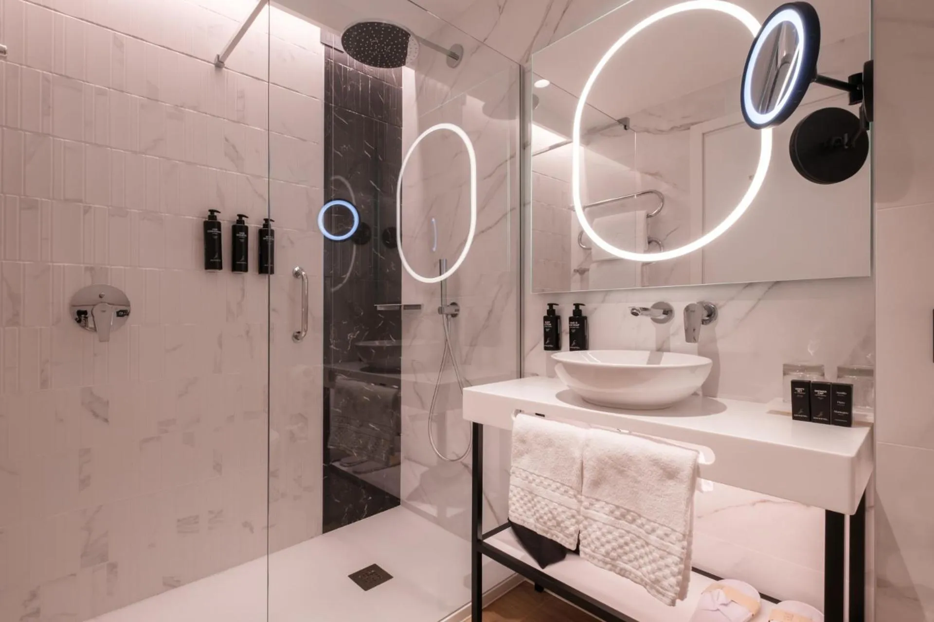 Shower in Savhotel Mantegna Padova