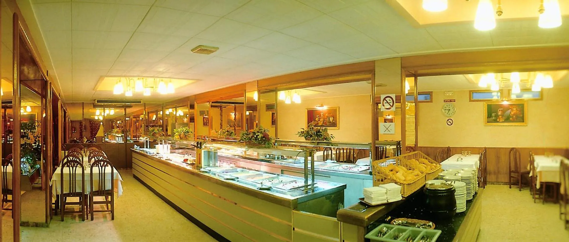 Dining area in HOTEL CONTINENTAL