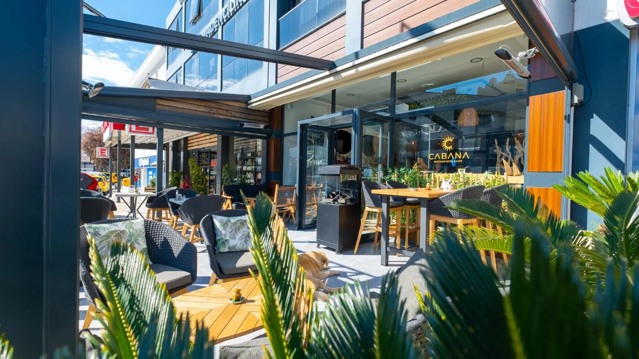 Seating area in B&B Cabana Life