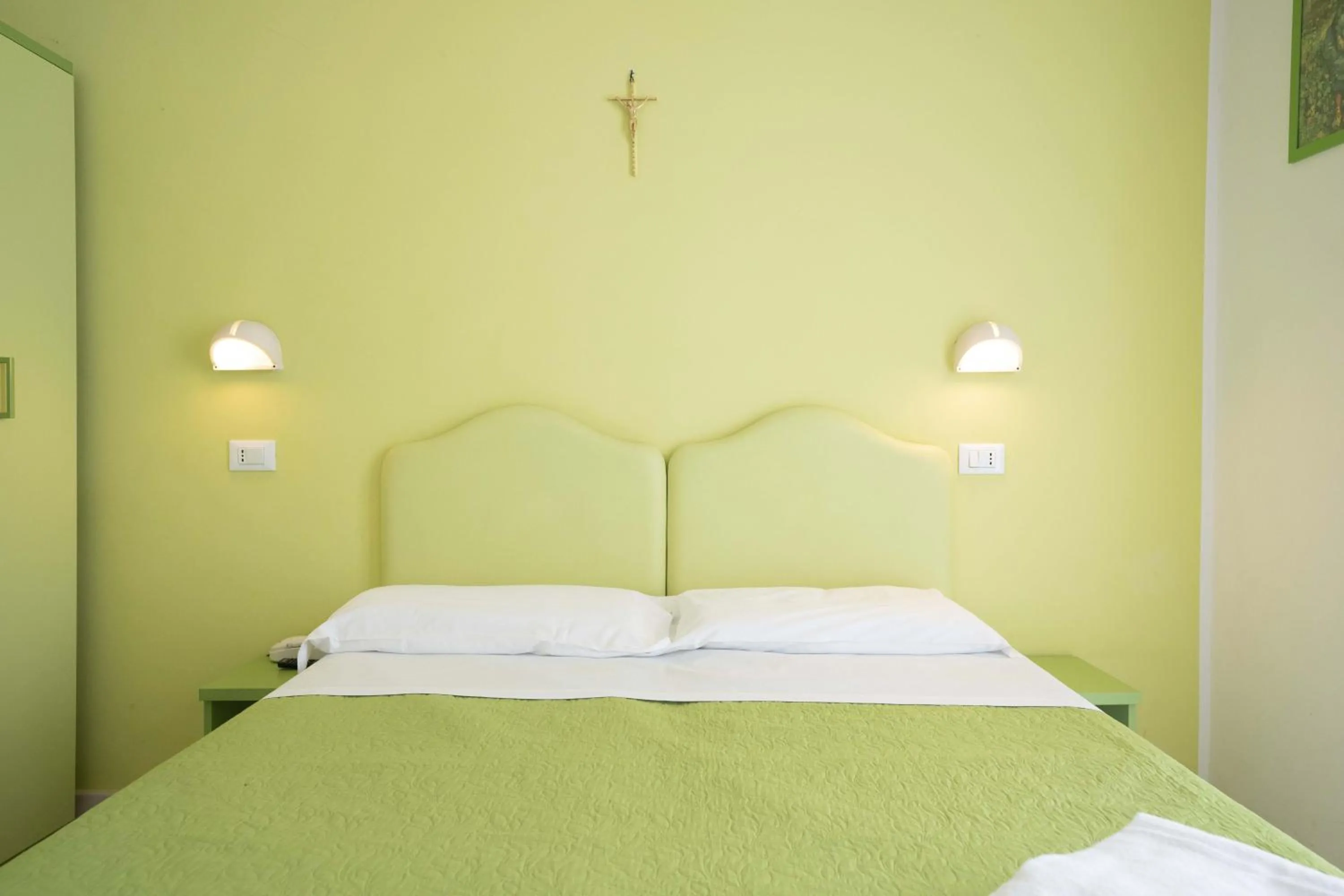 Bedroom, Bed in Hotel Odeon