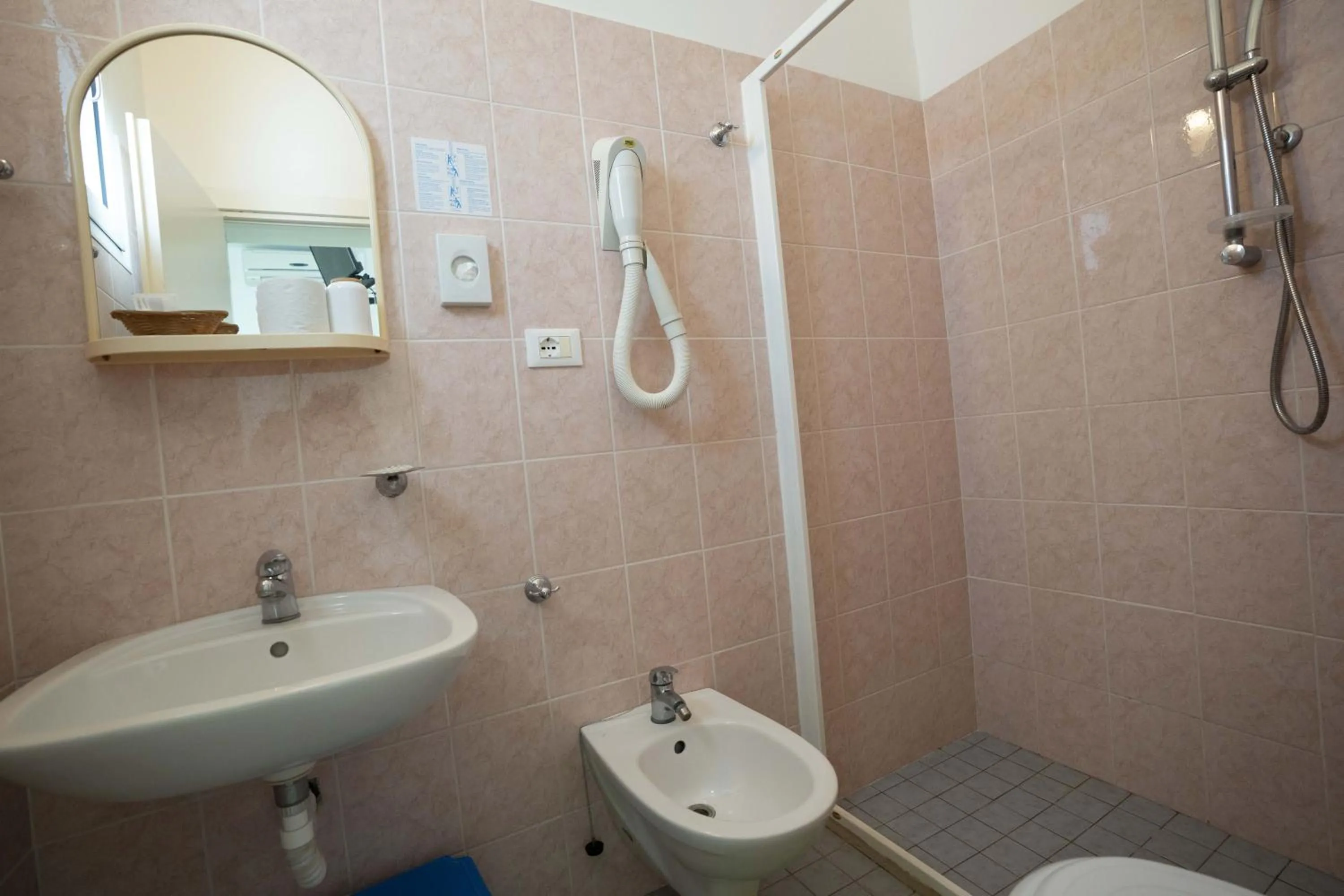 Bathroom in Hotel Odeon