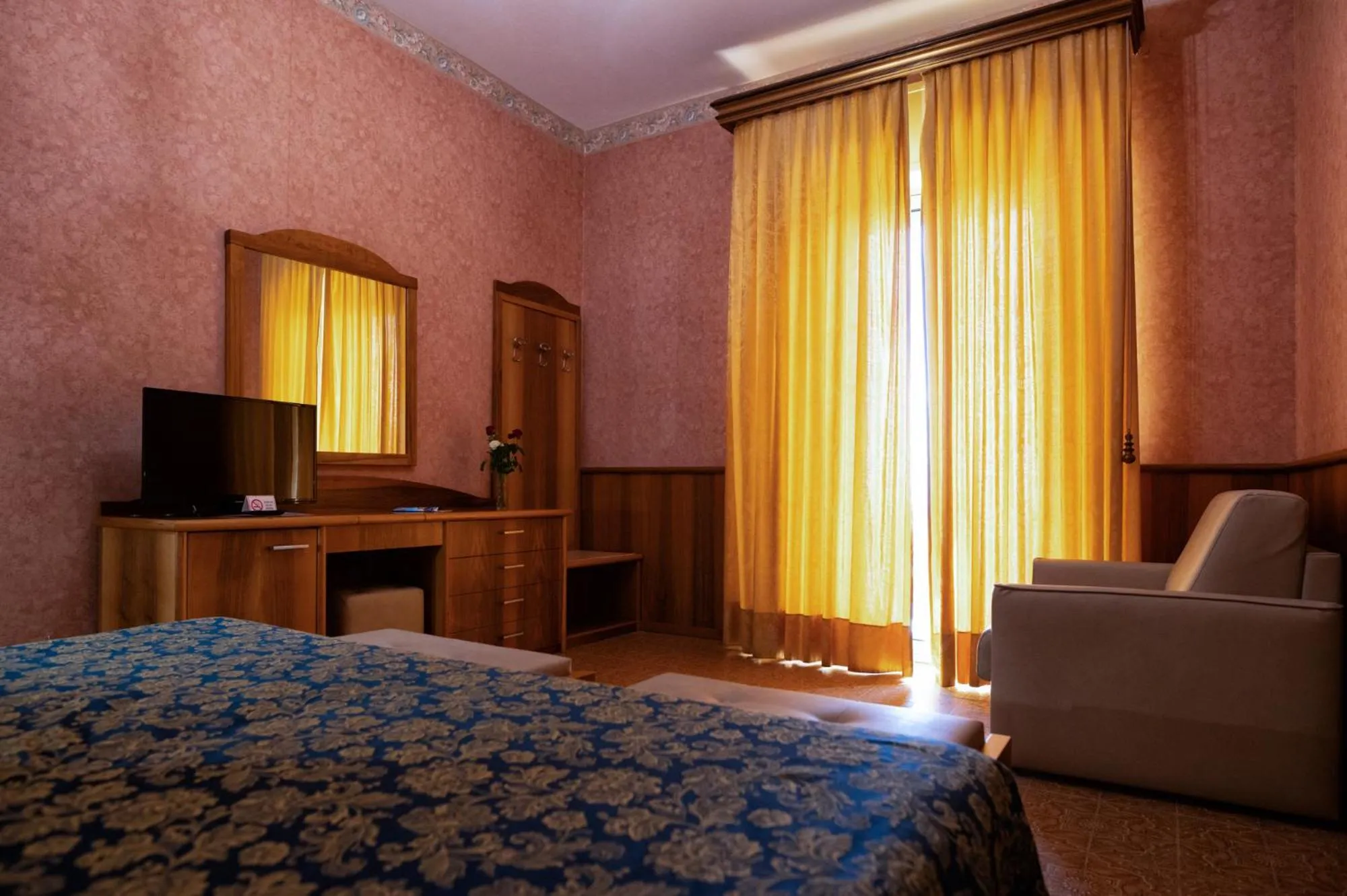 Photo of the whole room, Bed in Taormina Park Hotel