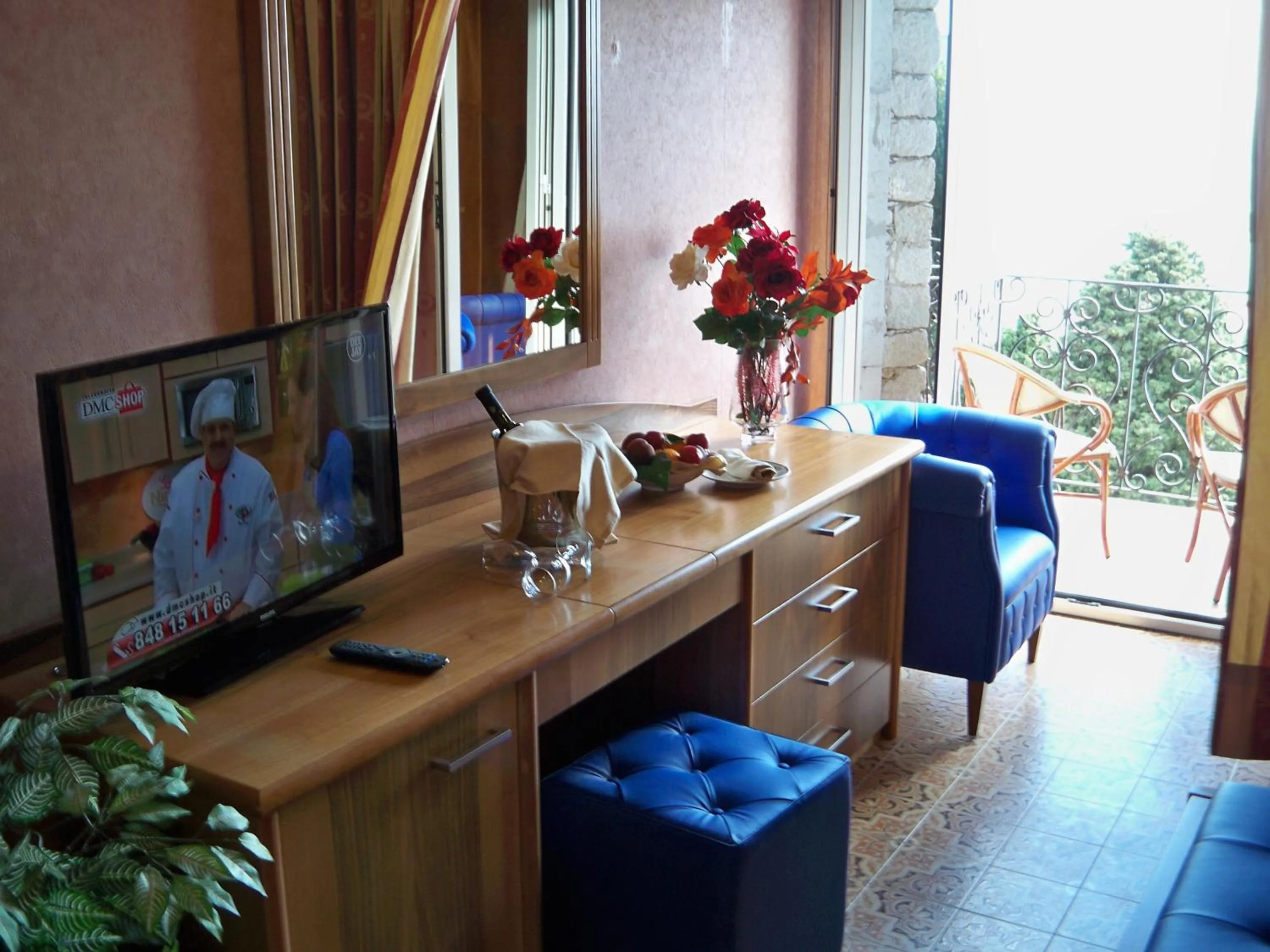 TV and multimedia in Taormina Park Hotel