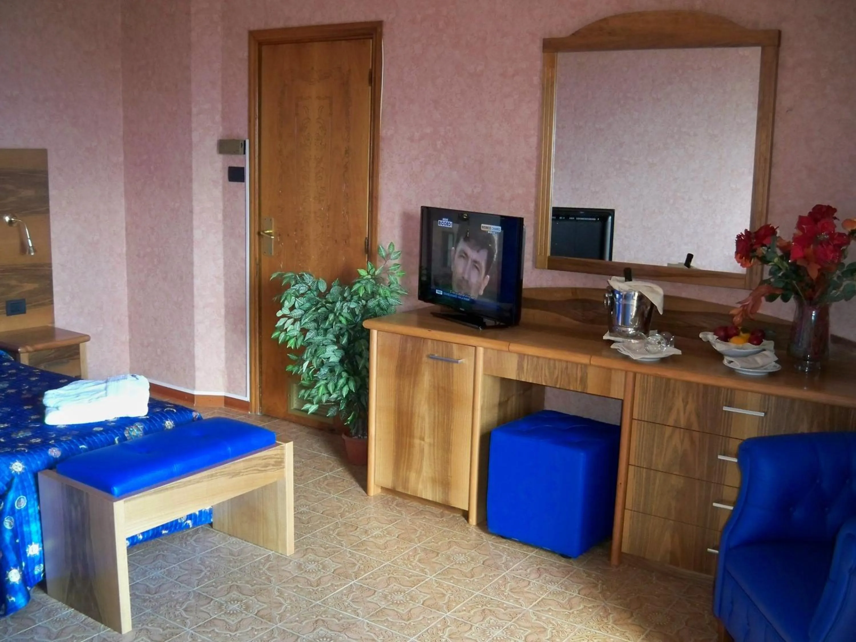 TV and multimedia in Taormina Park Hotel