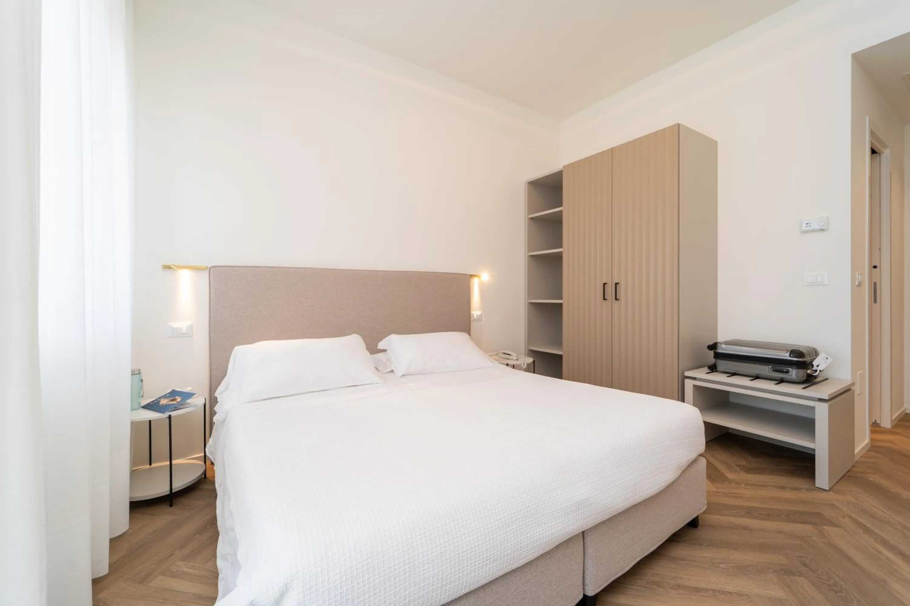 Photo of the whole room, Bed in Hotel Majestic