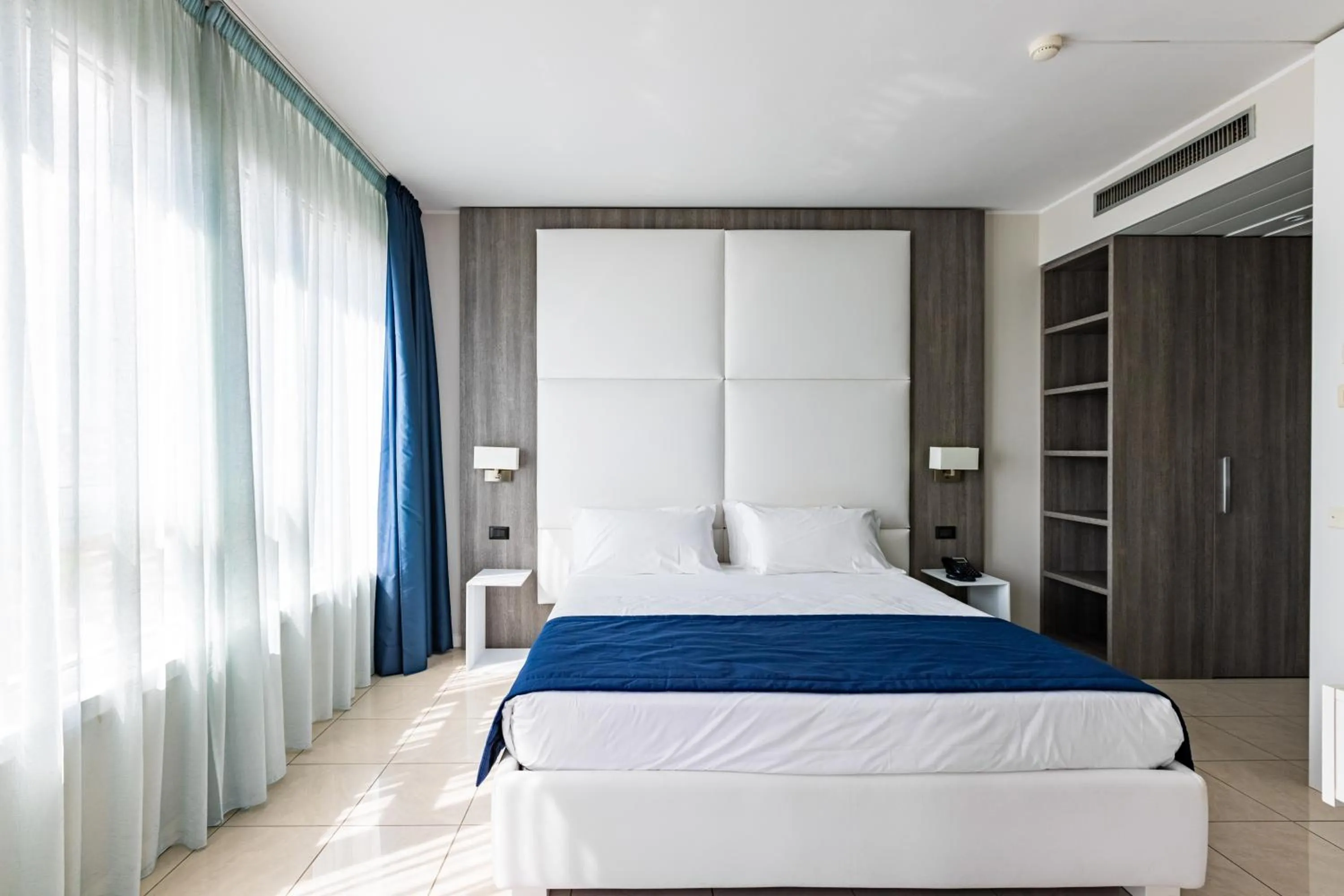 Photo of the whole room, Bed in Hotel Cristallo