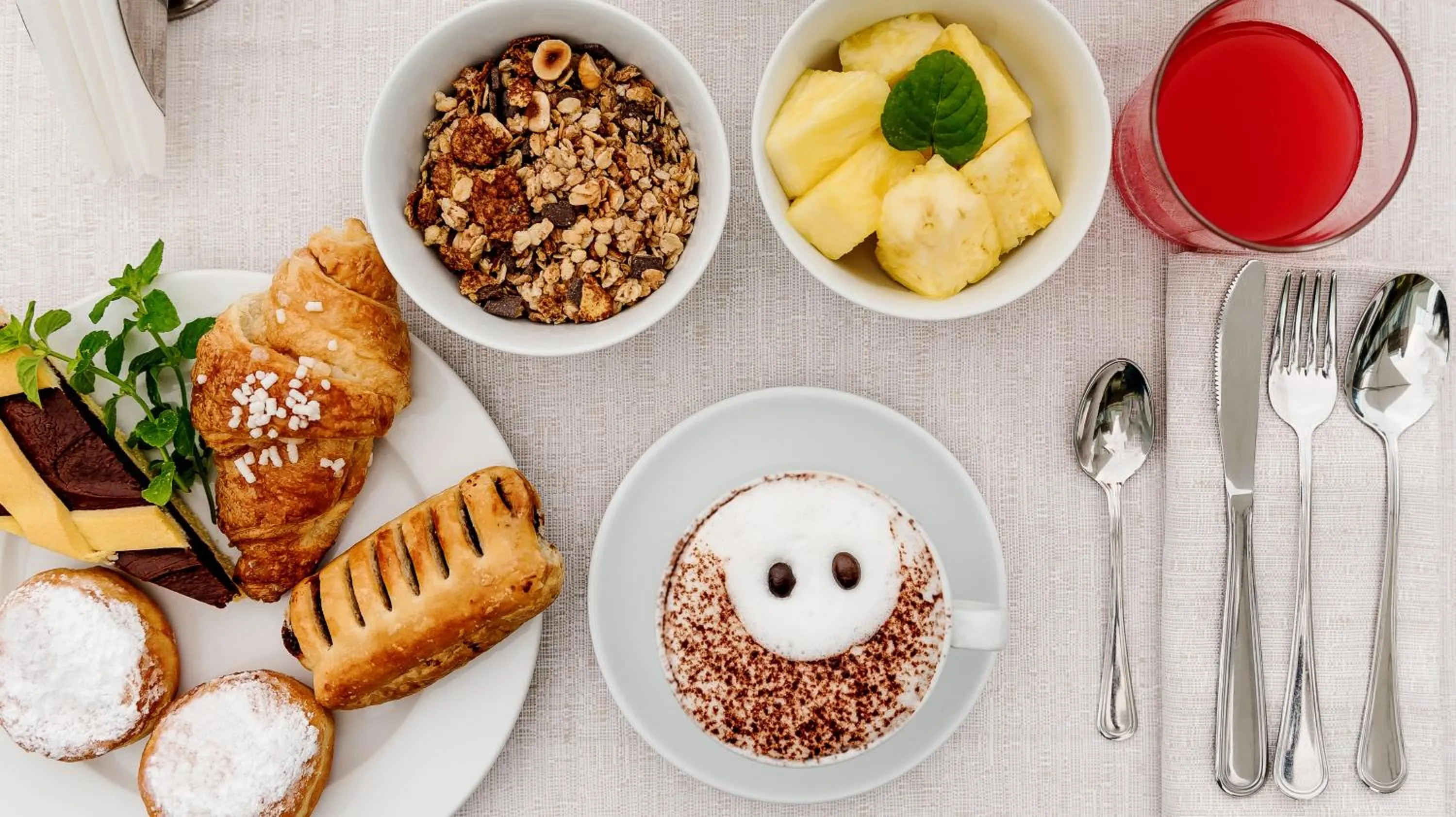 Continental breakfast in Hotel Polo