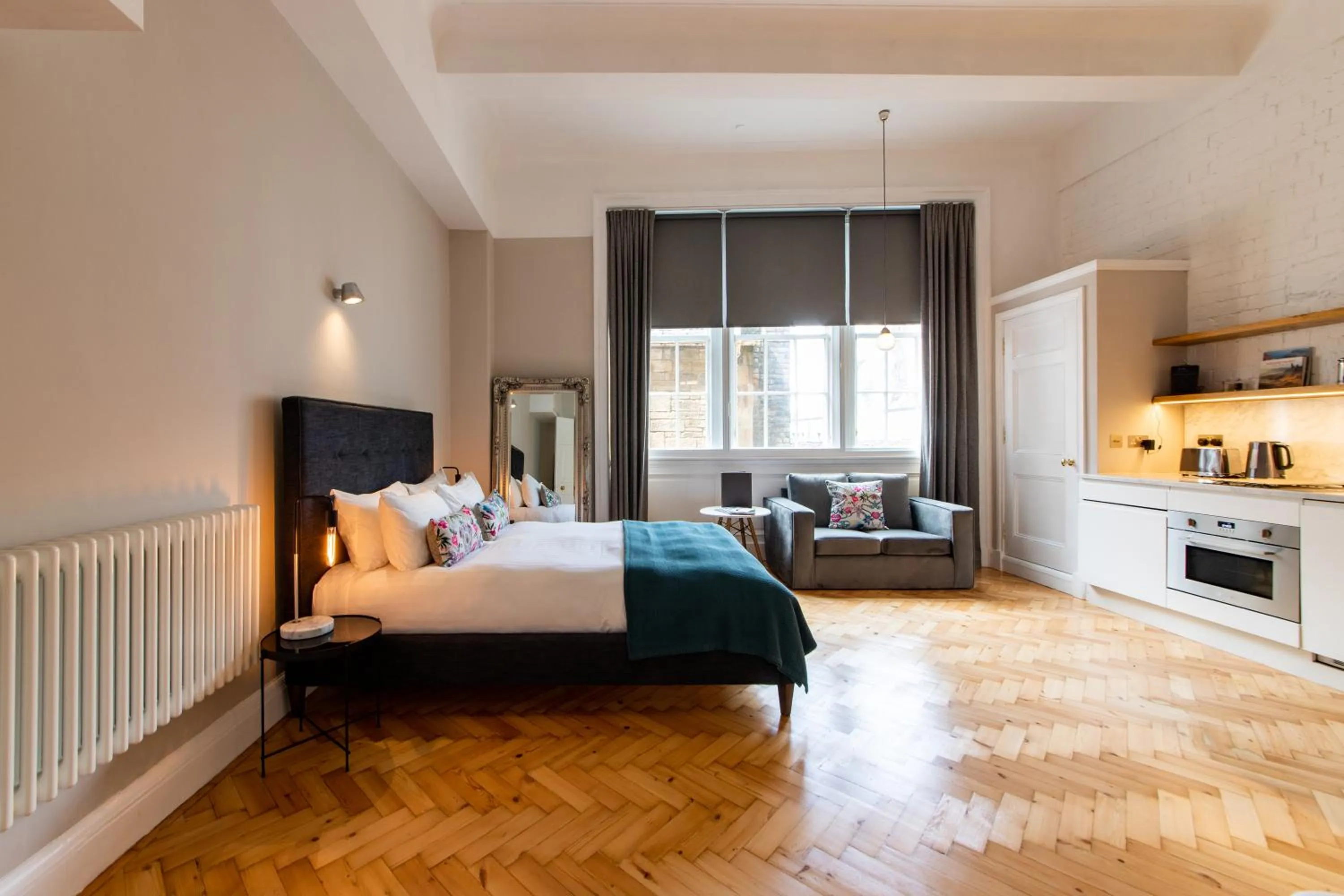 Kitchen or kitchenette, Bed in Linton Collection - 28 North Bridge