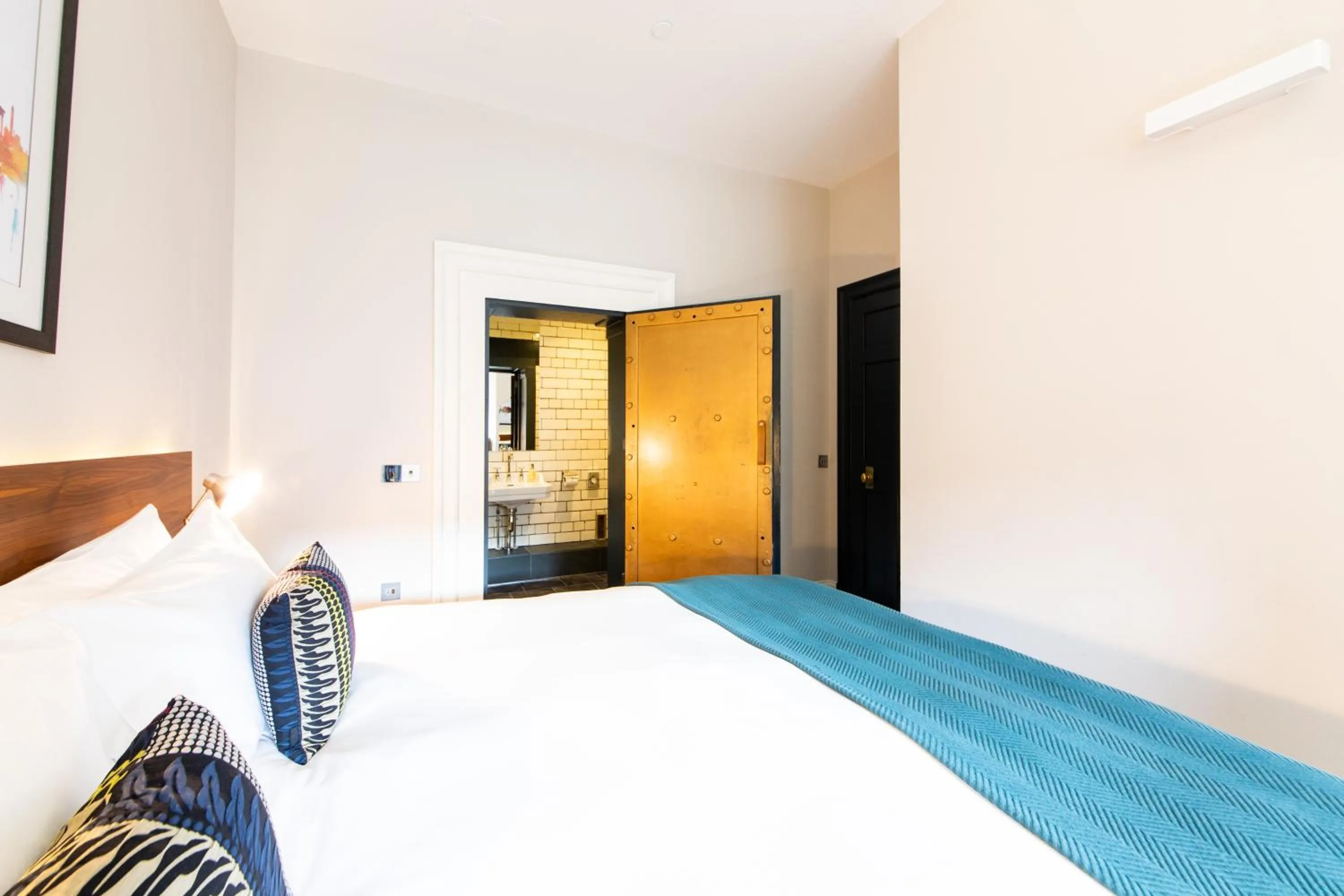 Bedroom, Bed in Linton Collection - 28 North Bridge