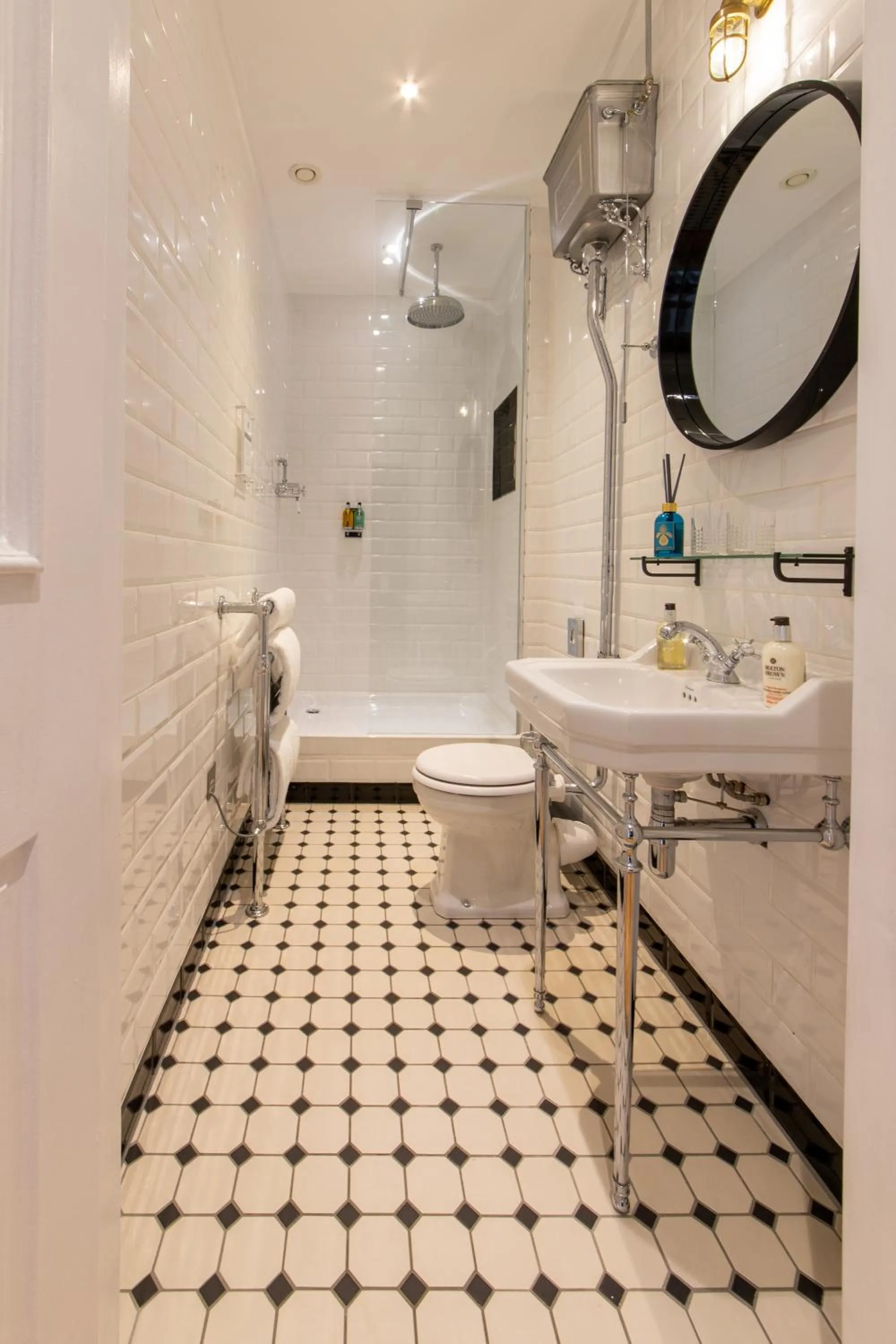 Toilet in Linton Collection - 28 North Bridge