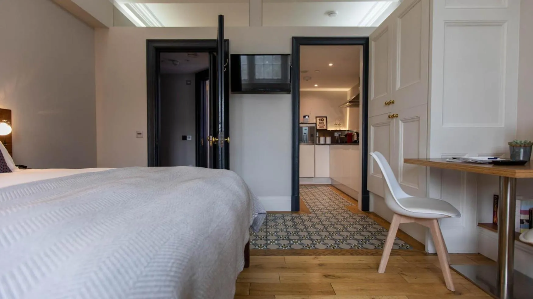 Dining area, Bed in Linton Collection - 28 North Bridge