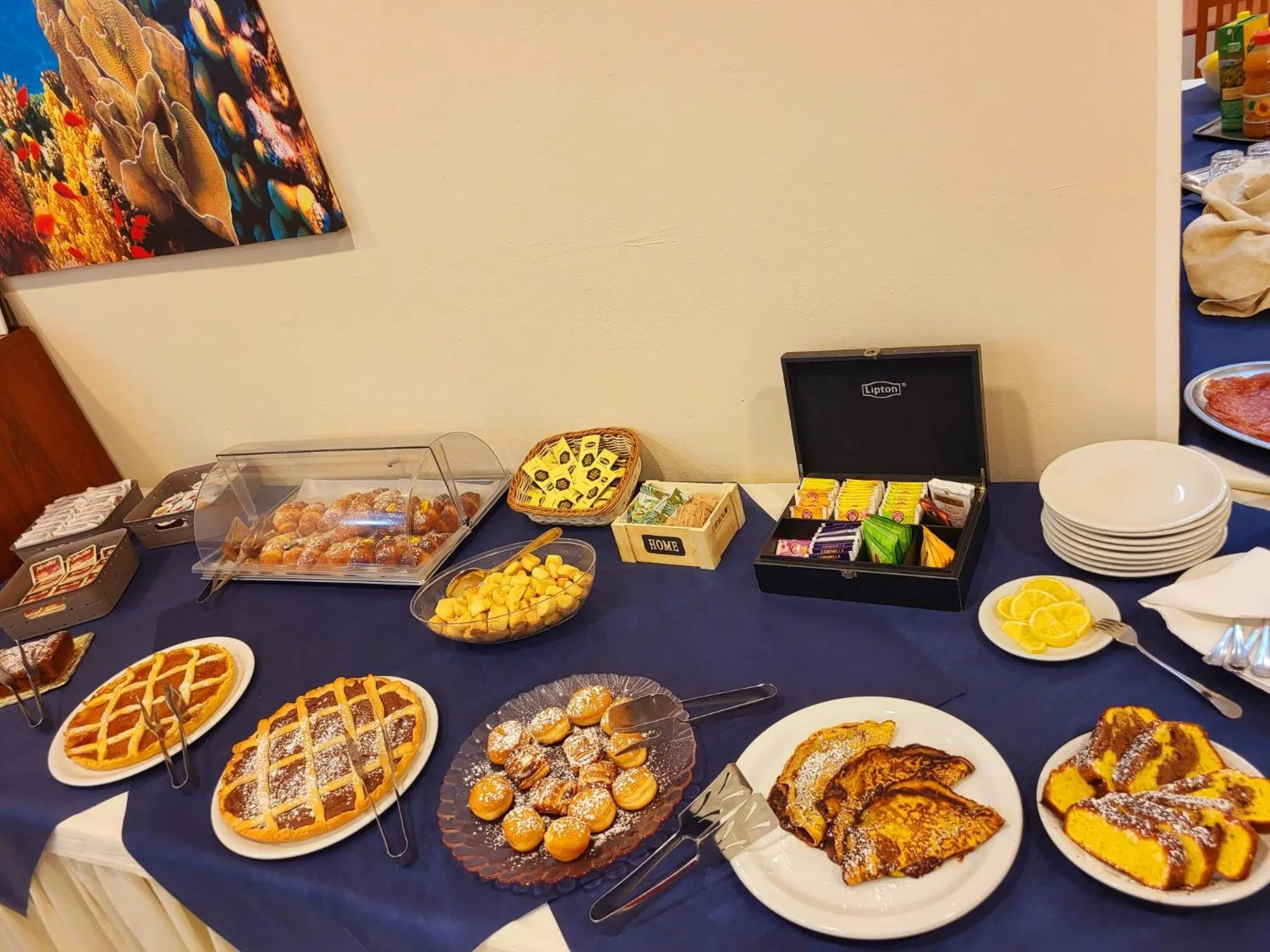 Breakfast in Hotel Savana