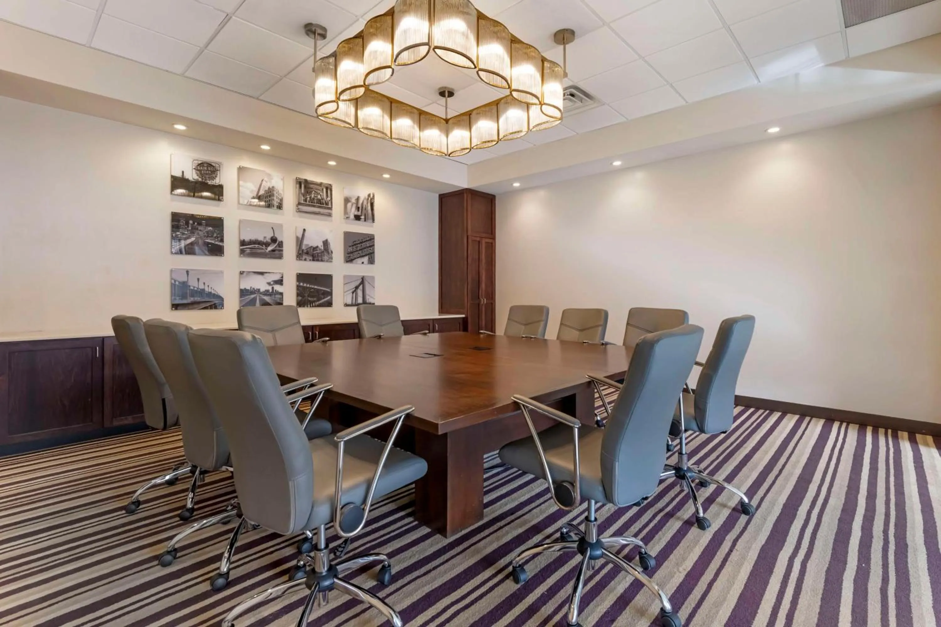 Meeting/conference room in Best Western Brooklyn Center Hotel & Conference Center