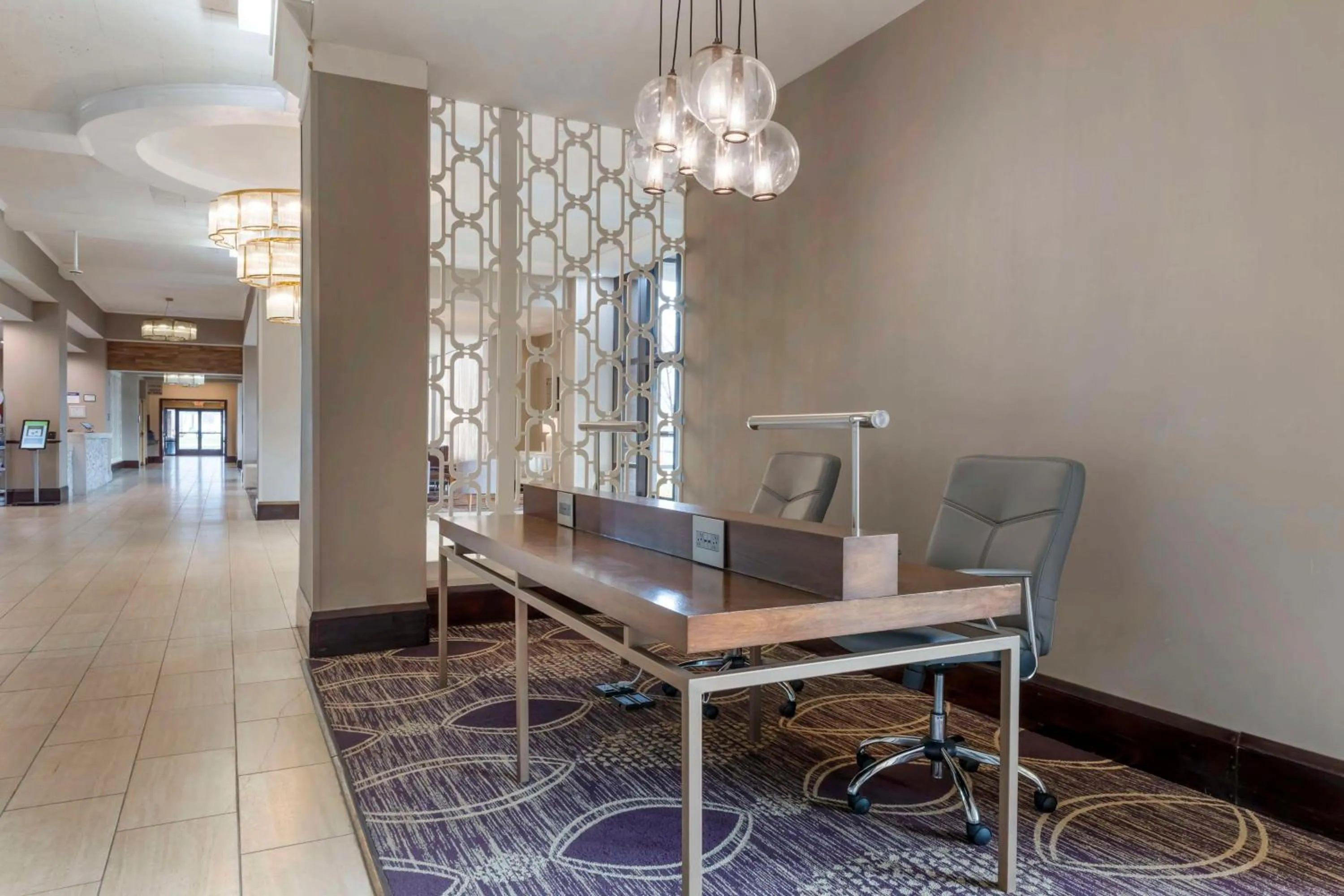 Communal lounge/ TV room in Best Western Brooklyn Center Hotel & Conference Center