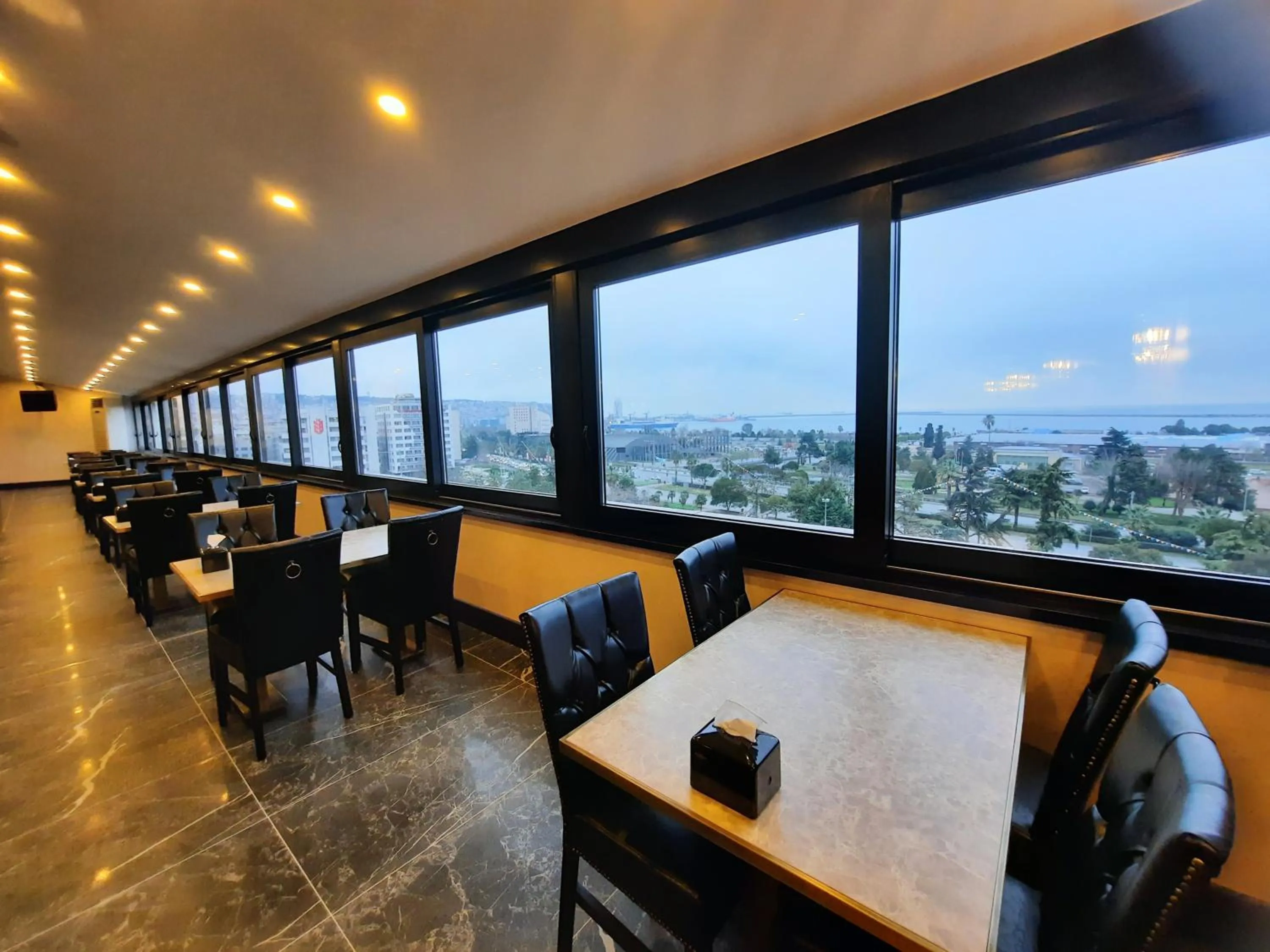 Restaurant/places to eat in Amisos Hotel