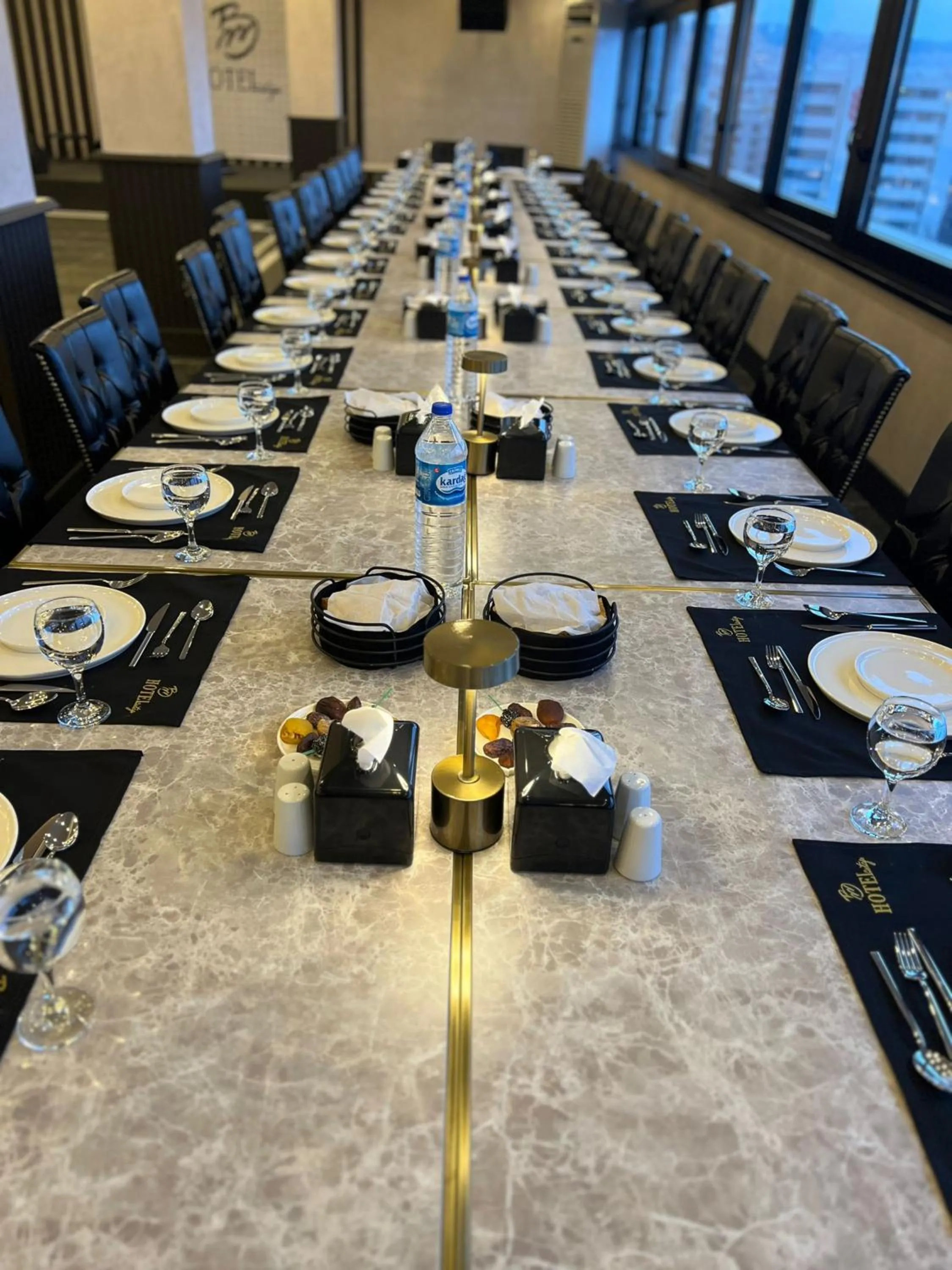 Restaurant/places to eat in Amisos Hotel