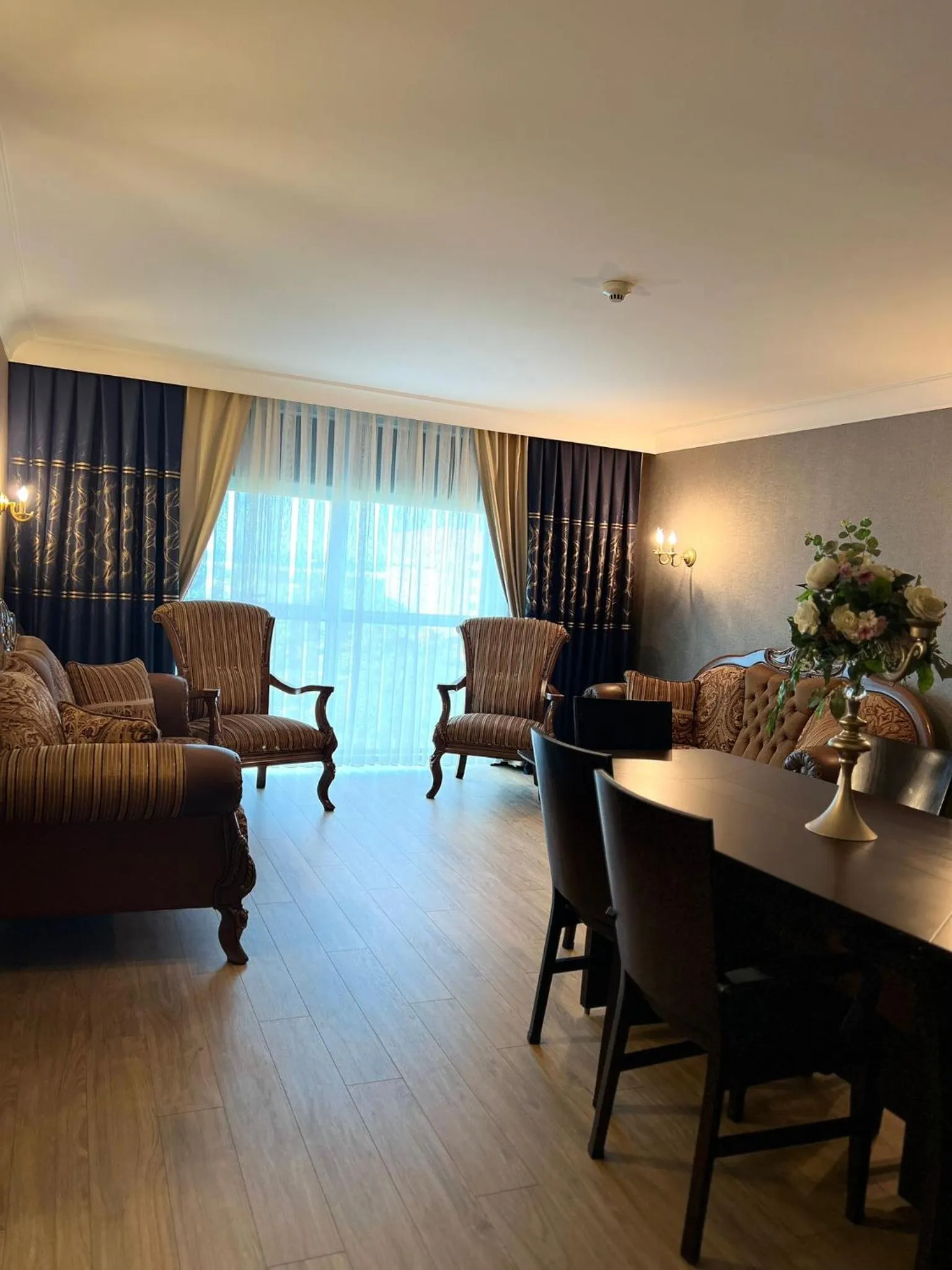 Living room in Amisos Hotel