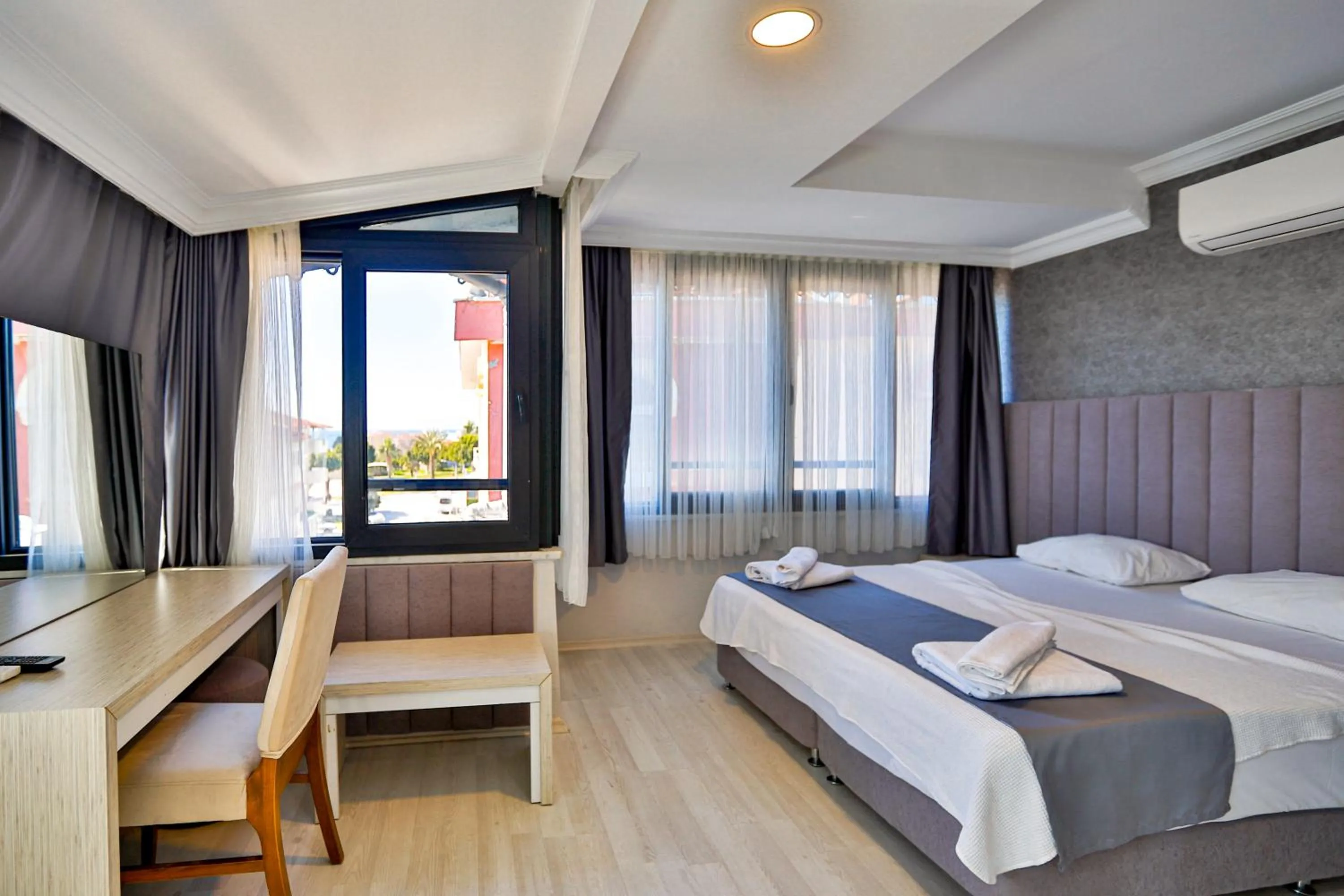 Photo of the whole room, Bed in Side Güneş Otel