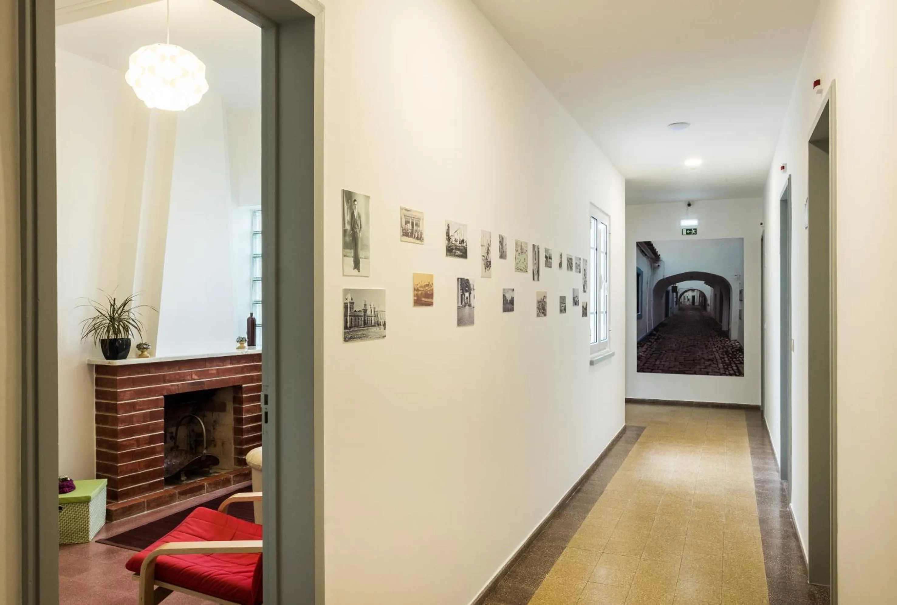 Library in Loulé Coreto Hostel