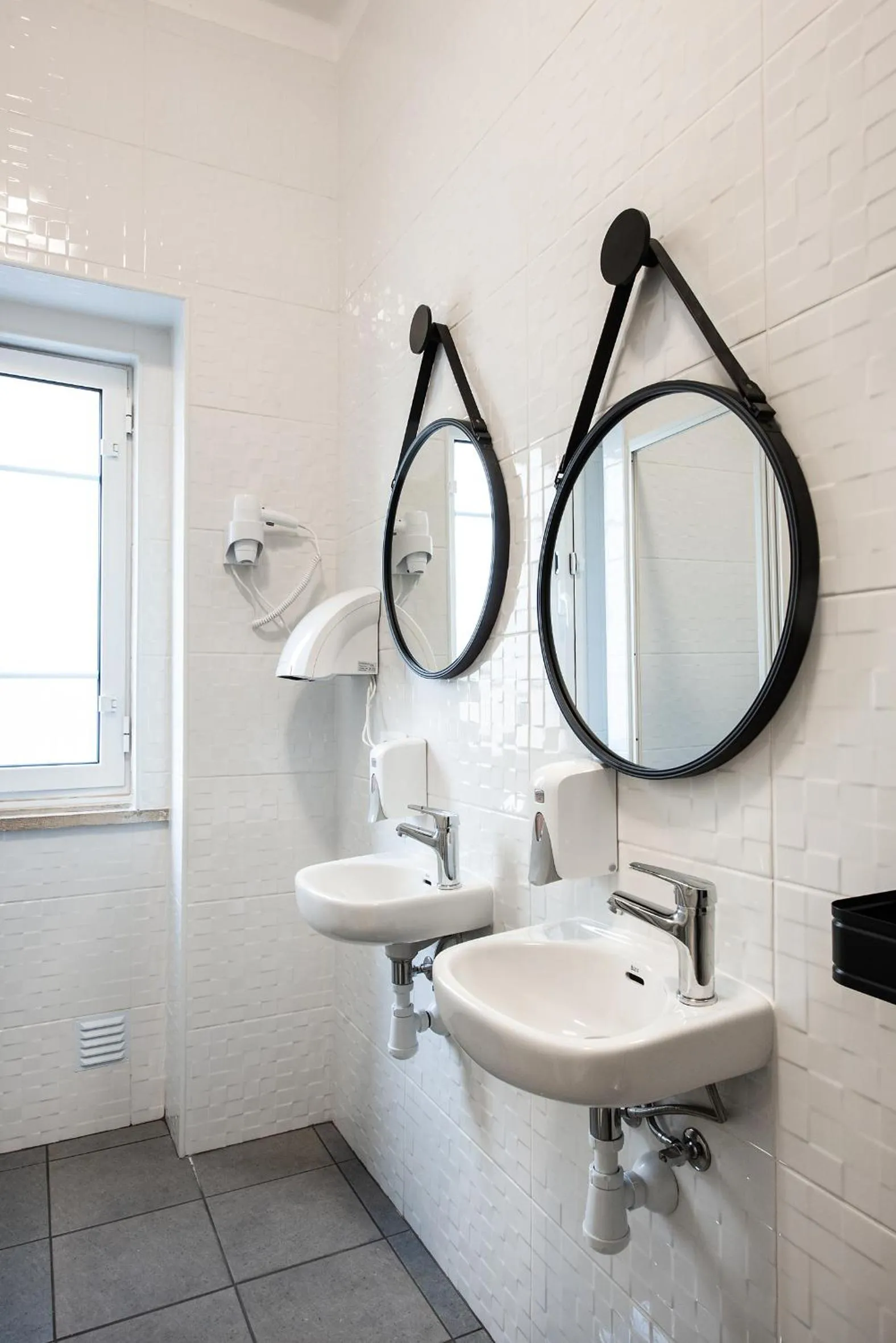 Bathroom in Loulé Coreto Hostel