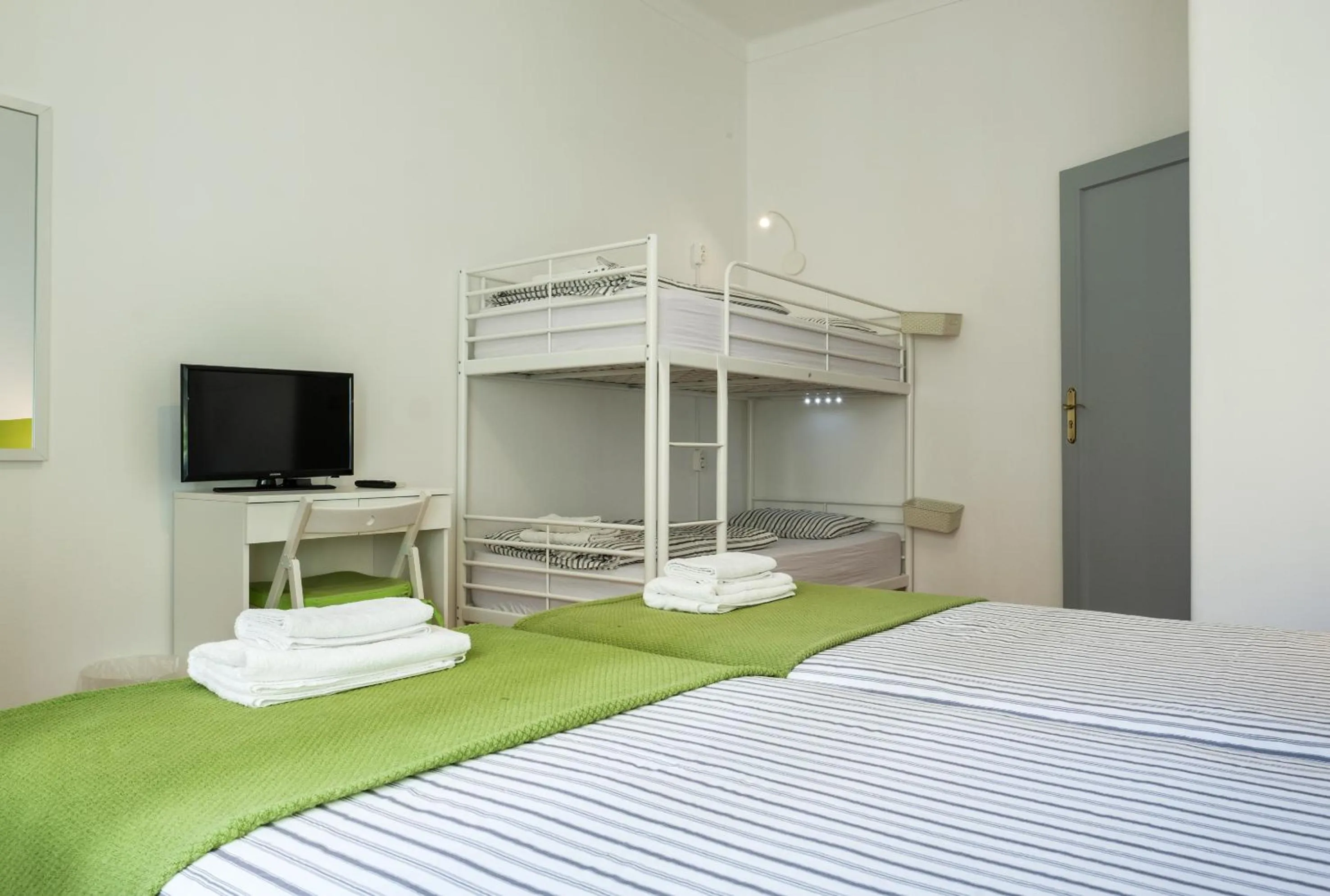 Bedroom in Loulé Coreto Hostel