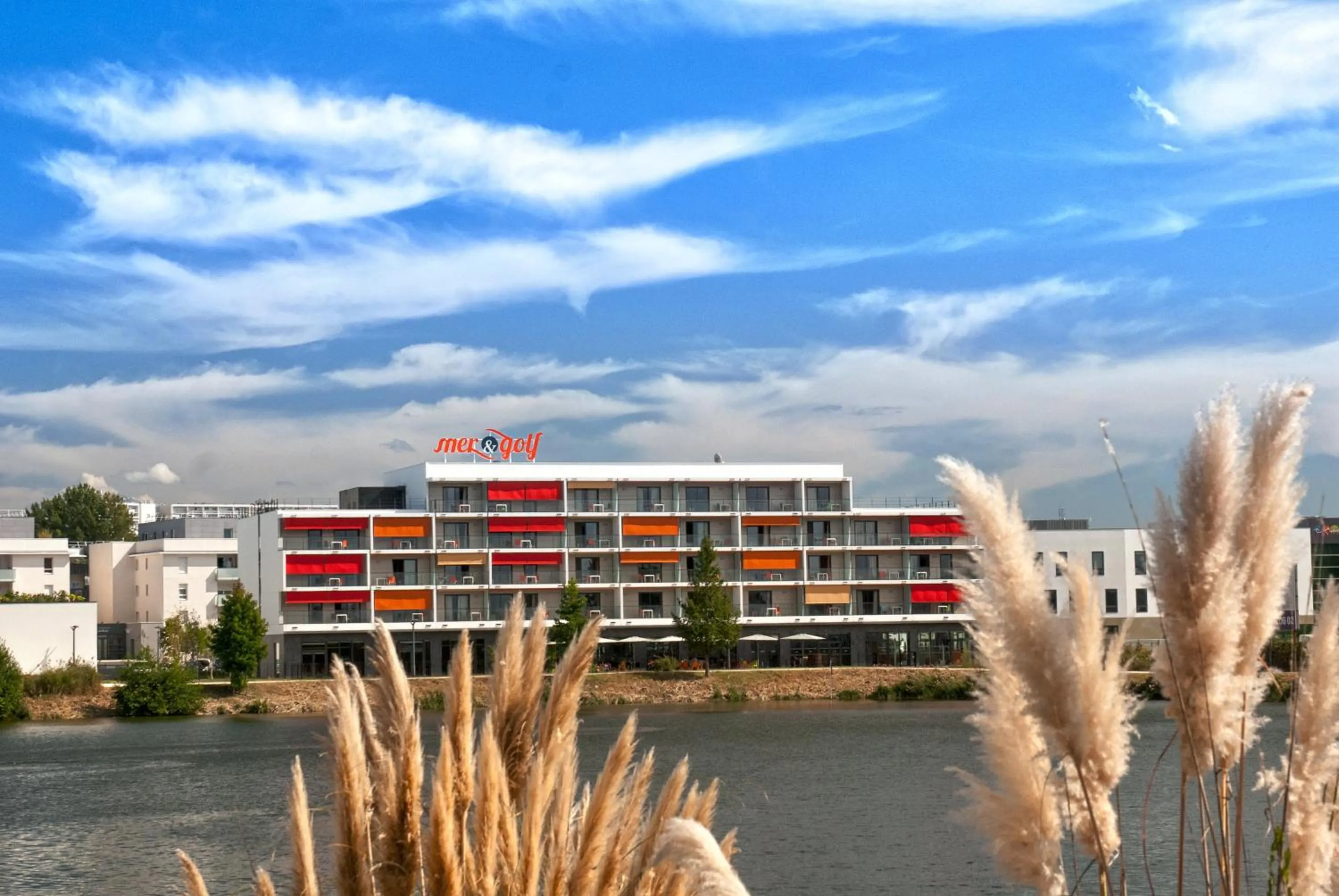 Facade/entrance in Appart-Hôtel Mer & Golf City Bordeaux - Bruges