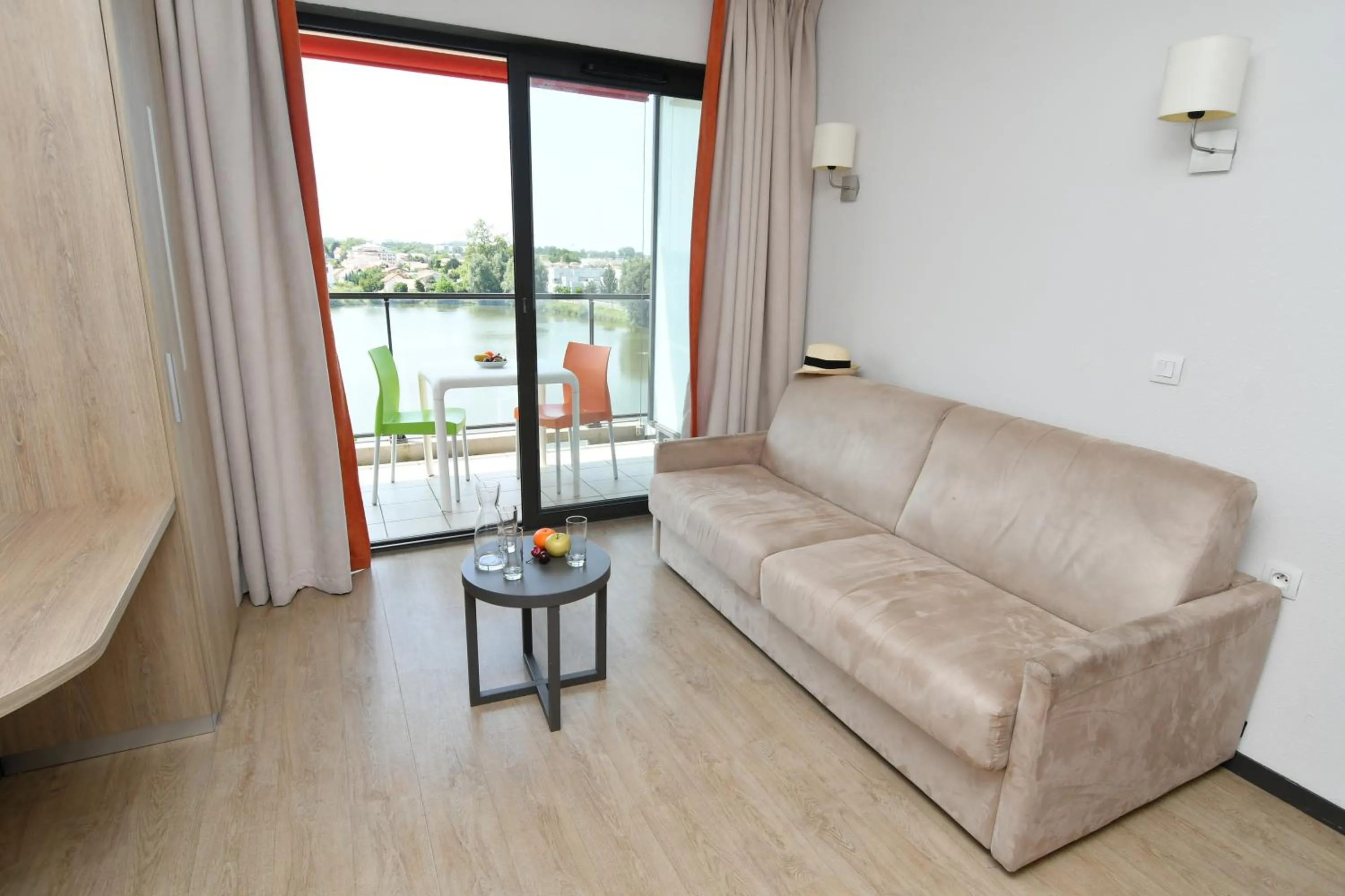 Balcony/Terrace in Appart-Hôtel Mer & Golf City Bordeaux - Bruges