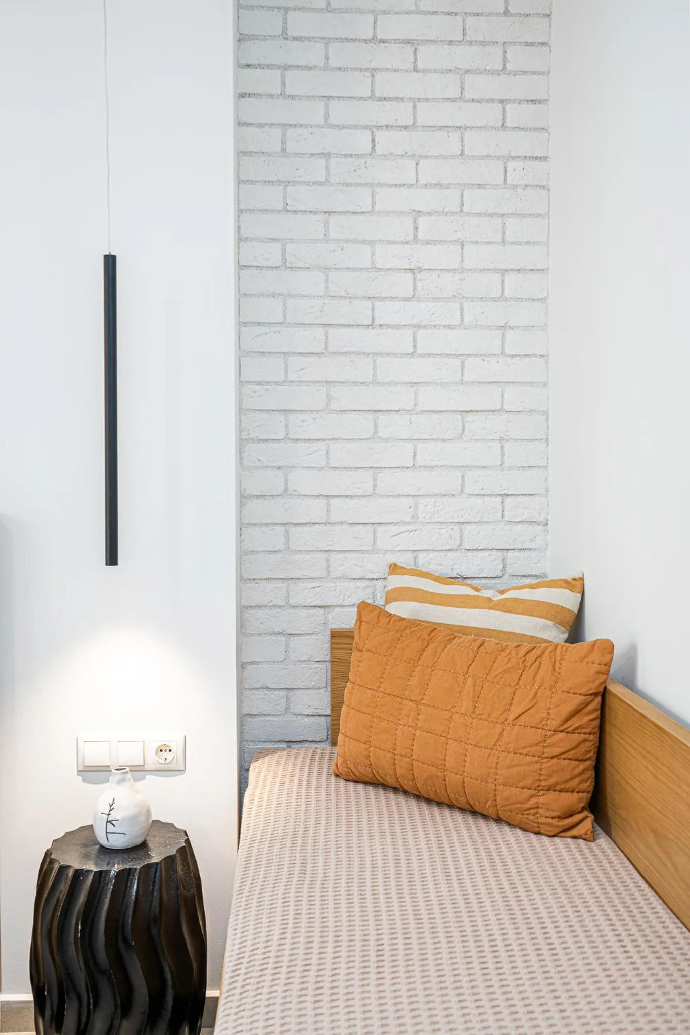 Living room, Bed in Funtuki Seaside Apartments