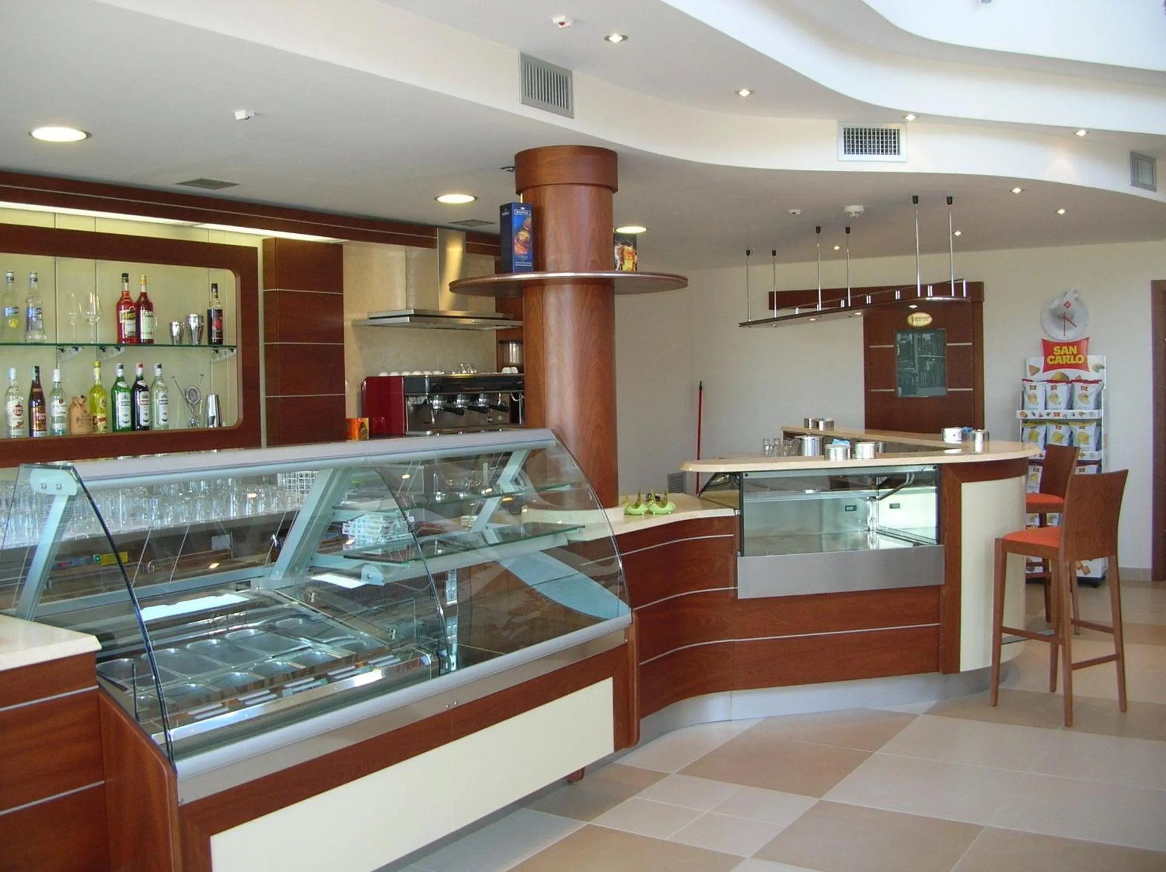 Restaurant/places to eat in Hermes Hotel