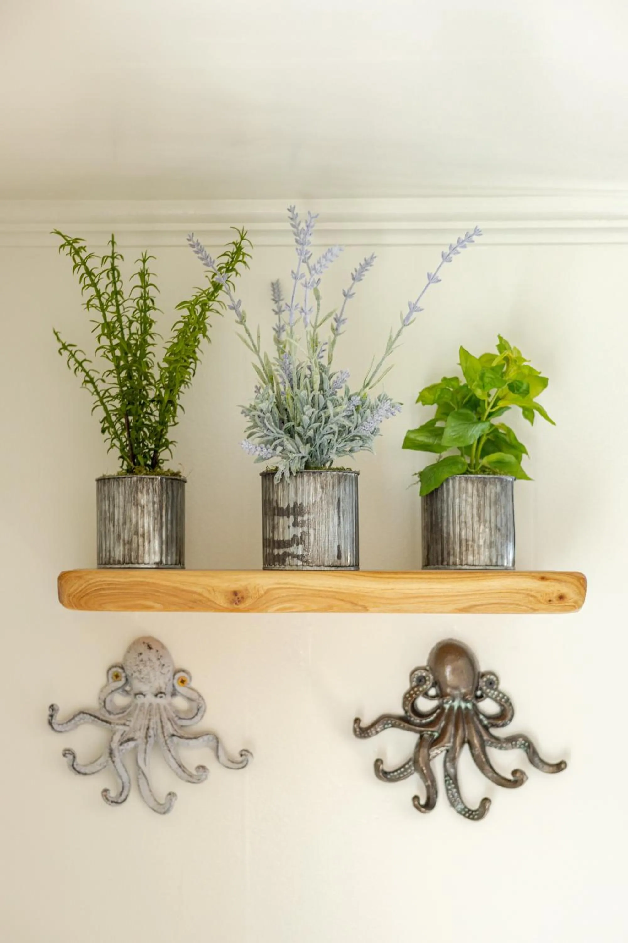 Decorative detail in Enchanted Cottages by the Sea