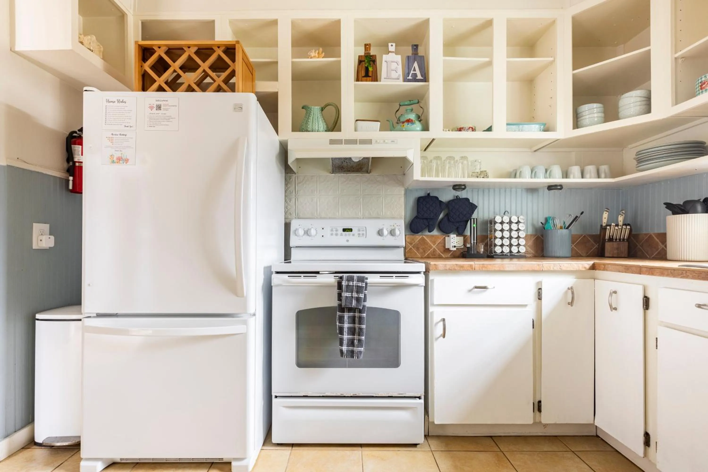 Kitchen or kitchenette in Enchanted Cottages by the Sea