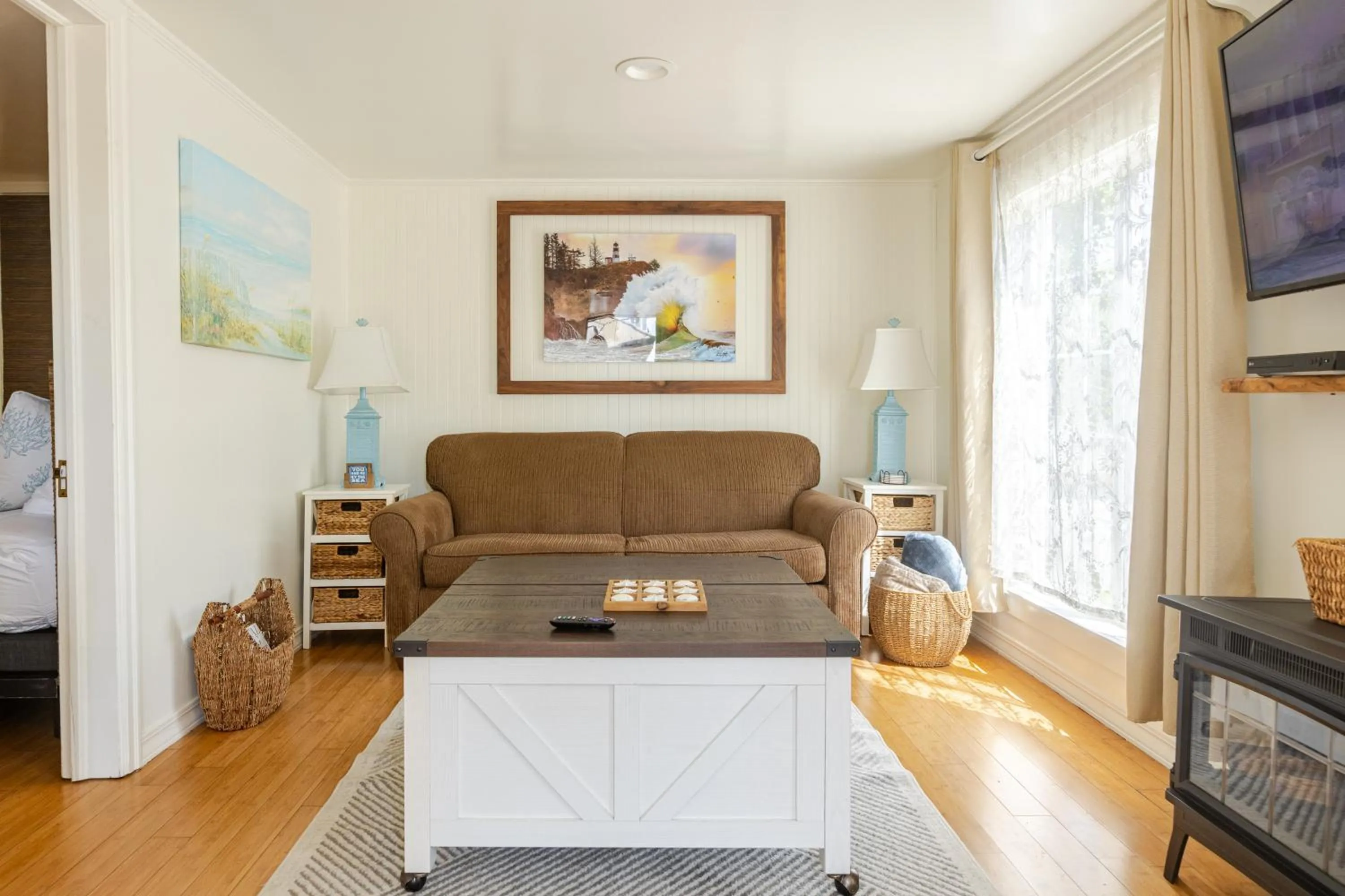 TV and multimedia in Enchanted Cottages by the Sea