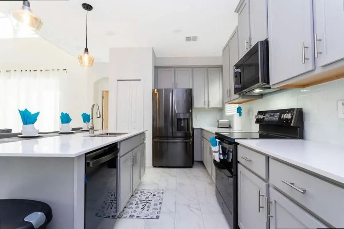 Stunning Family Friendly 5 Bd w/ Pool Close to Disney @ Storey Lake 4242