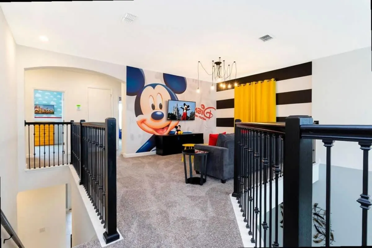 Stunning Family Friendly 5 Bd w/ Pool Close to Disney @ Storey Lake 4242