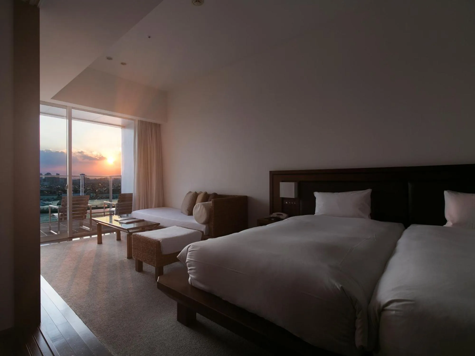 Bedroom, Bed in Hotel Marinoa Resort Fukuoka