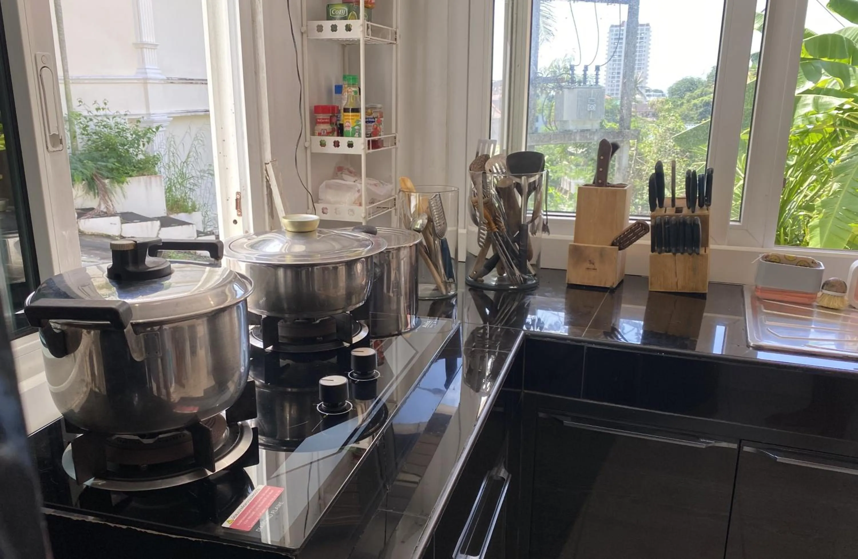 Communal kitchen in OASIS VILLA Karon Beach