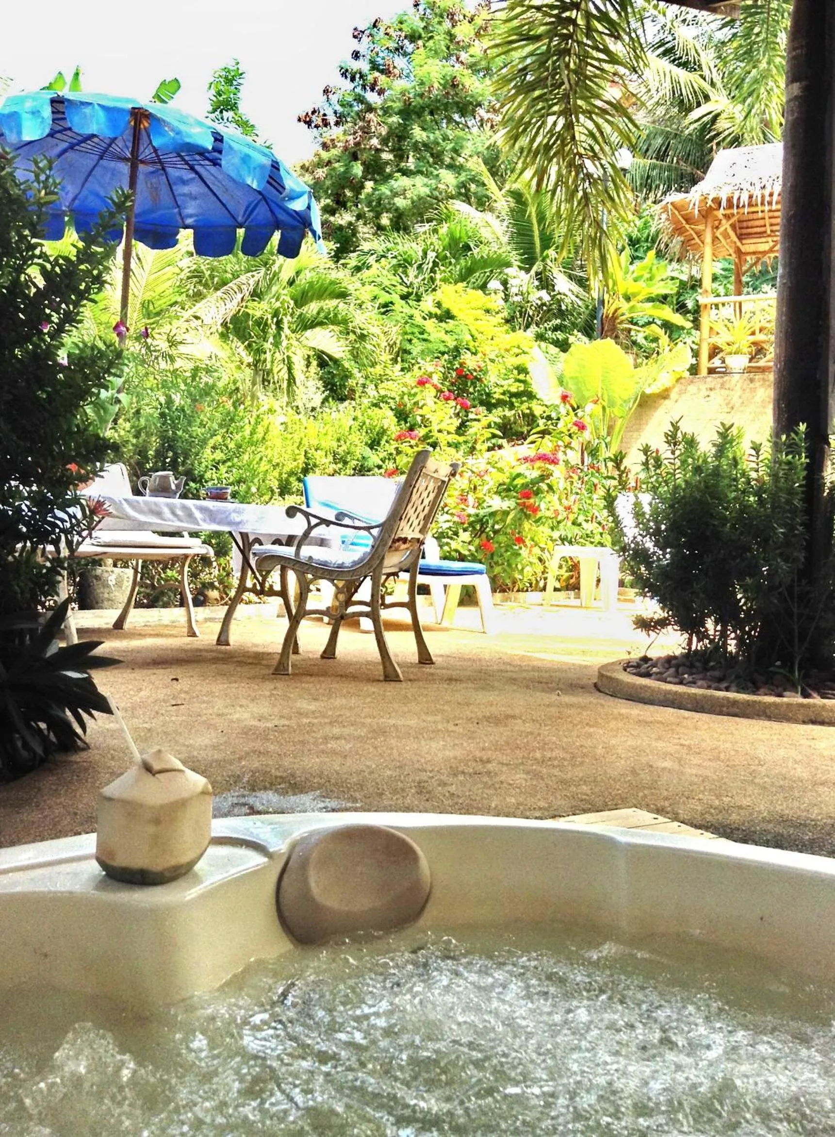 Garden in OASIS VILLA Karon Beach