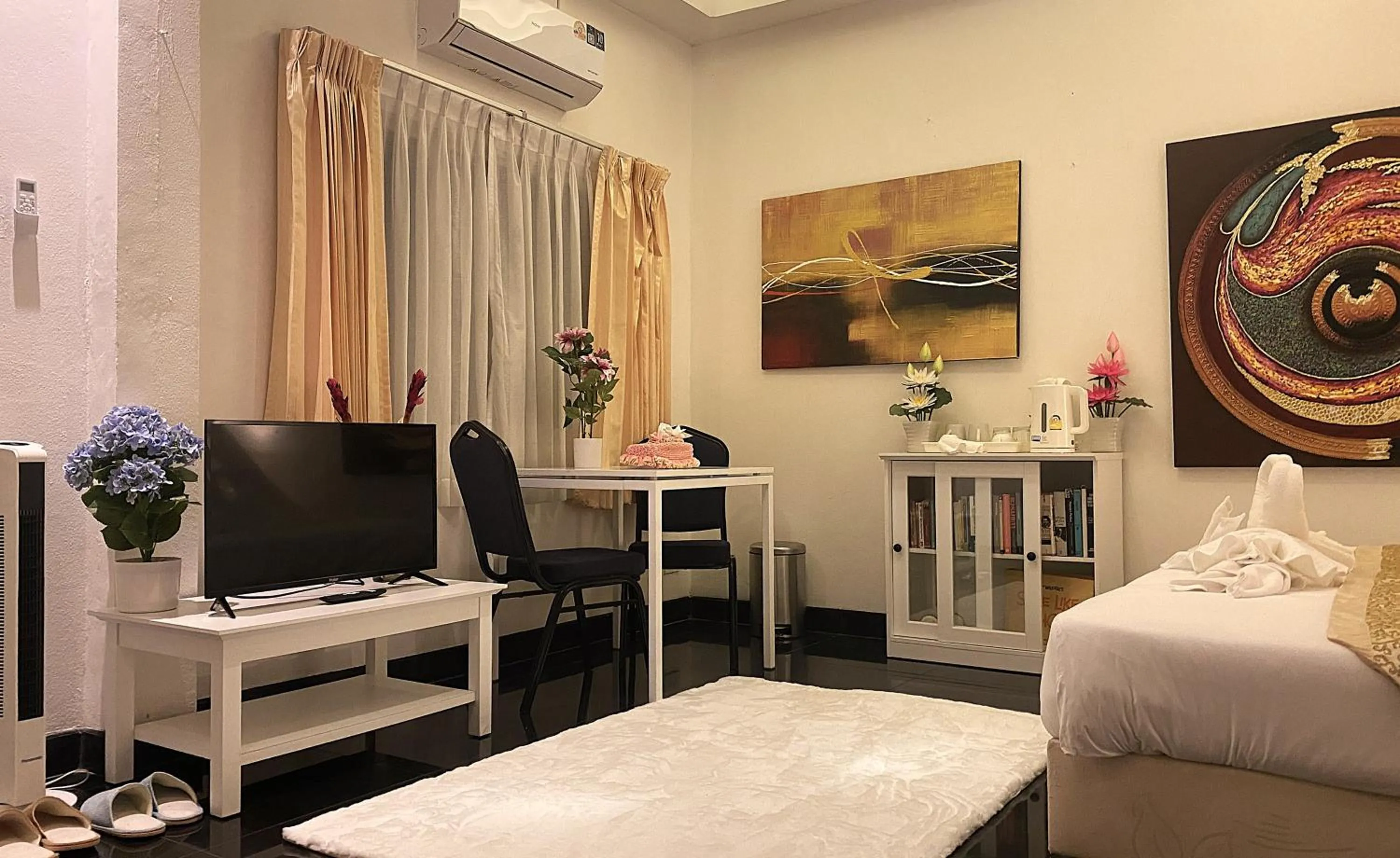 Photo of the whole room in OASIS VILLA Karon Beach