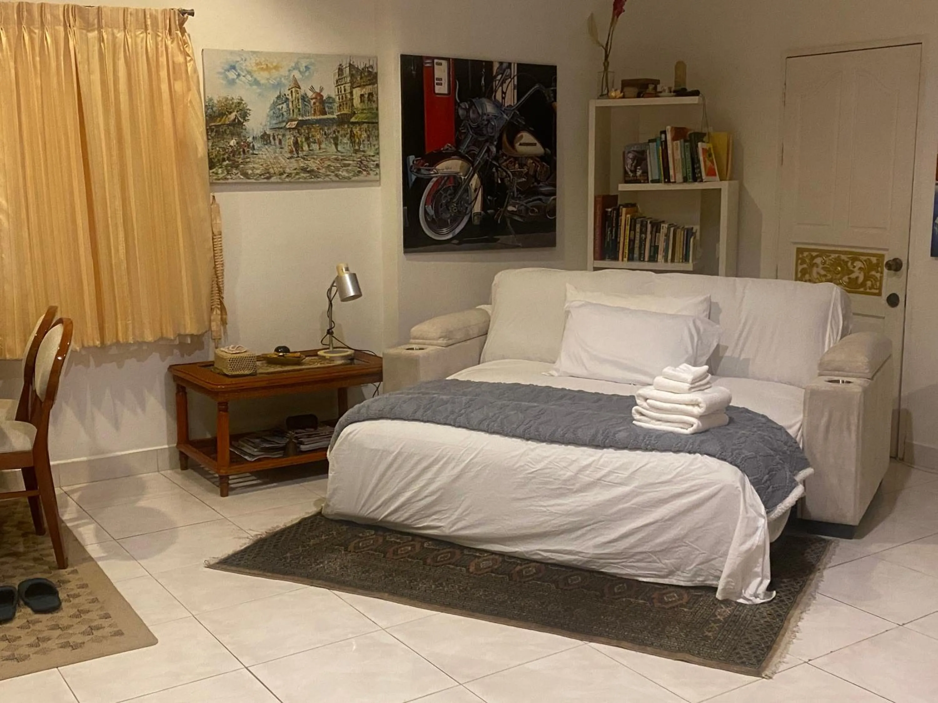 Bed in OASIS VILLA Karon Beach