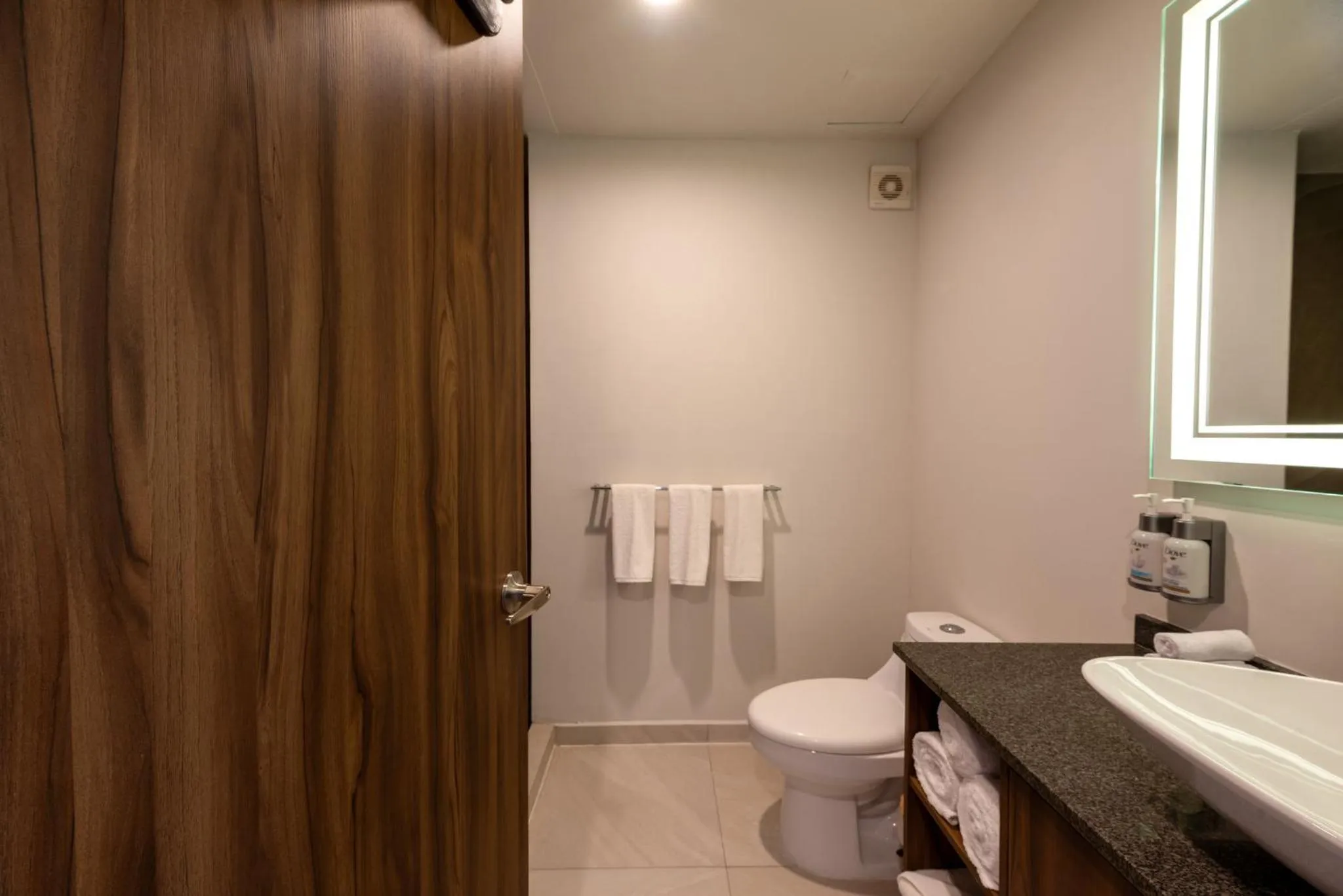 Photo of the whole room in Holiday Inn Tulum by IHG