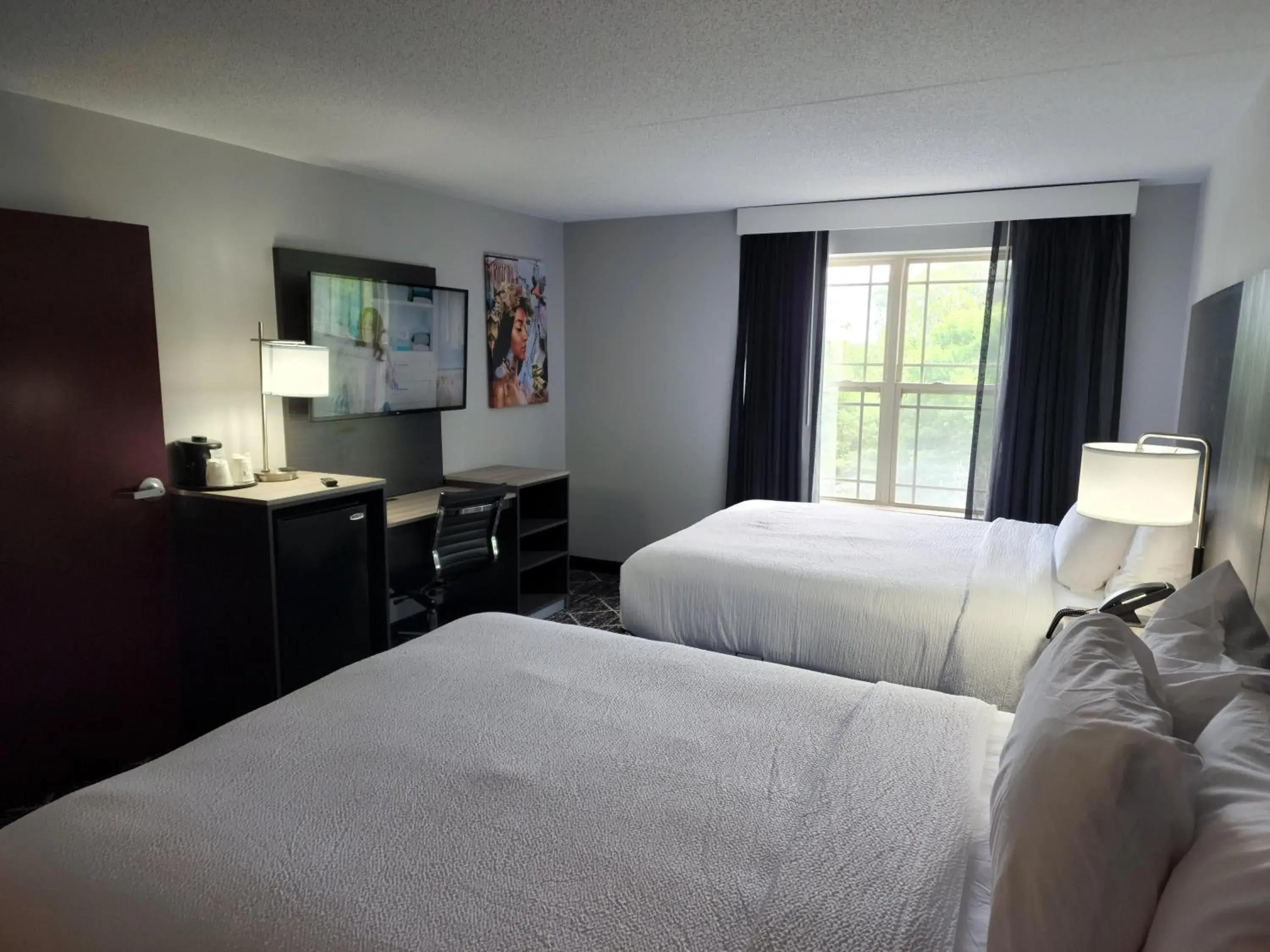 Queen Room in La Quinta Inn & Suites by Wyndham Lake George Queen Room in La Quinta Inn & Suites by Wyndham Lake George
