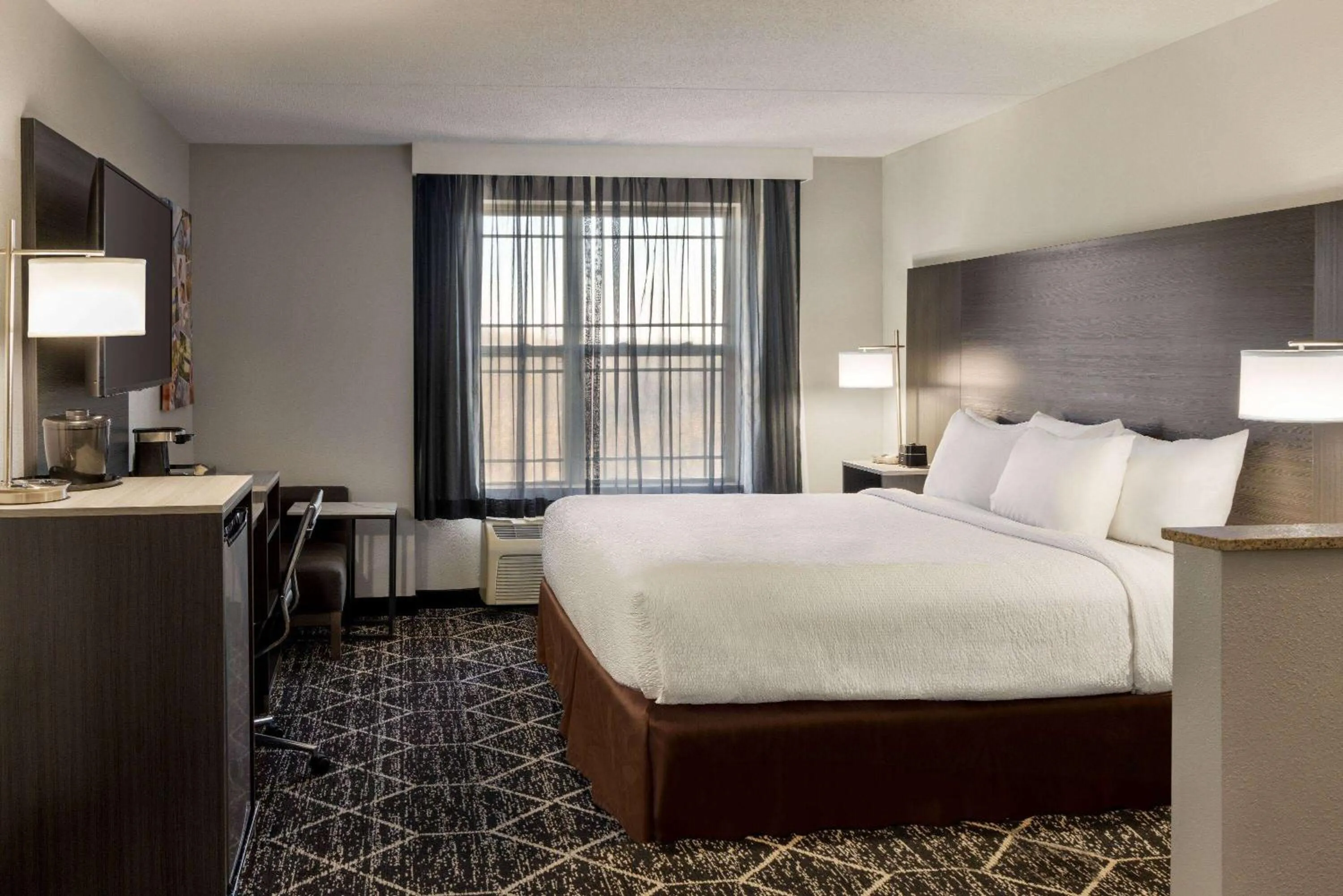 Photo of the whole room, Bed in The George NY